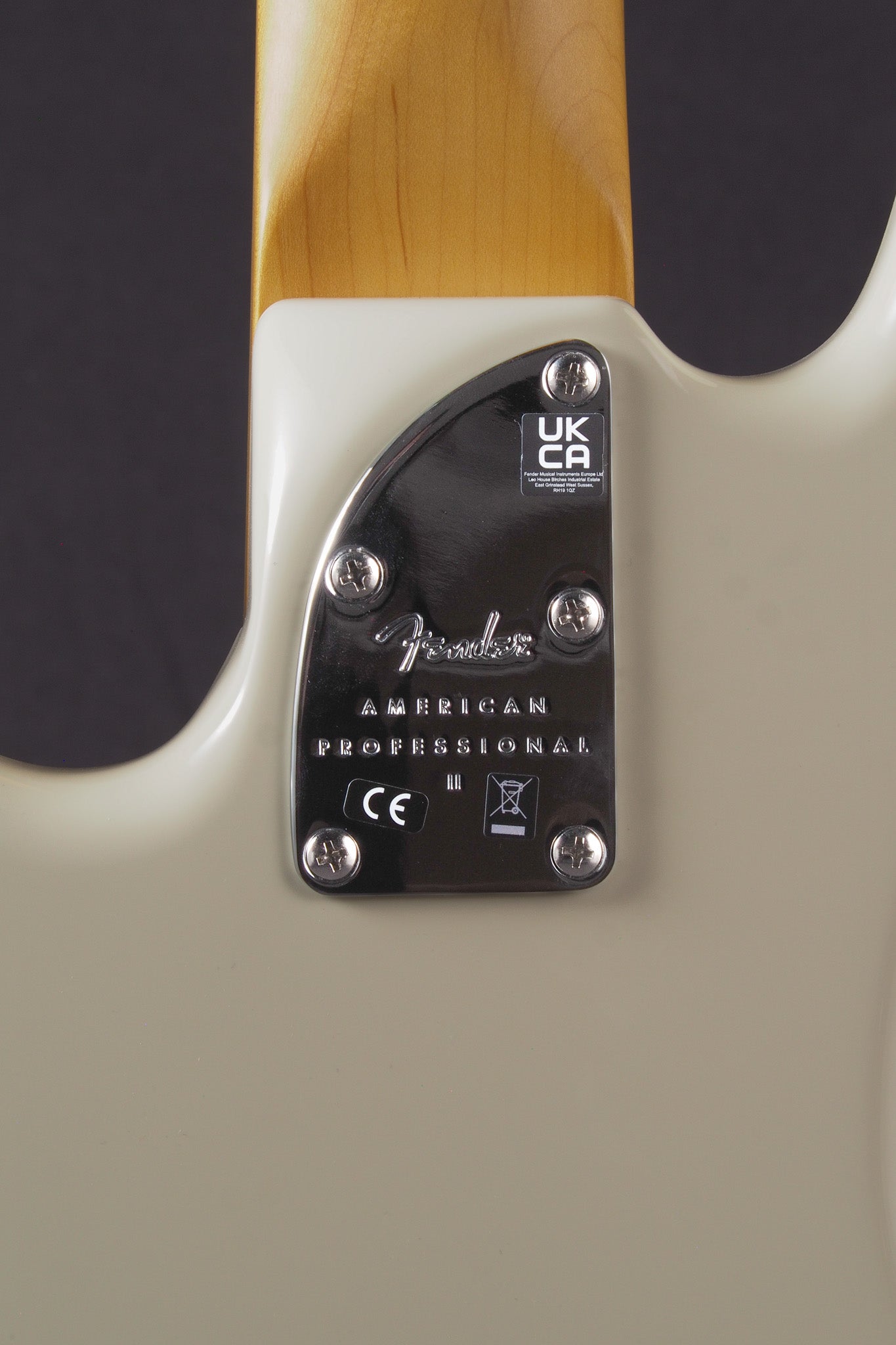 American Professional II Jazz Bass - Olympic White