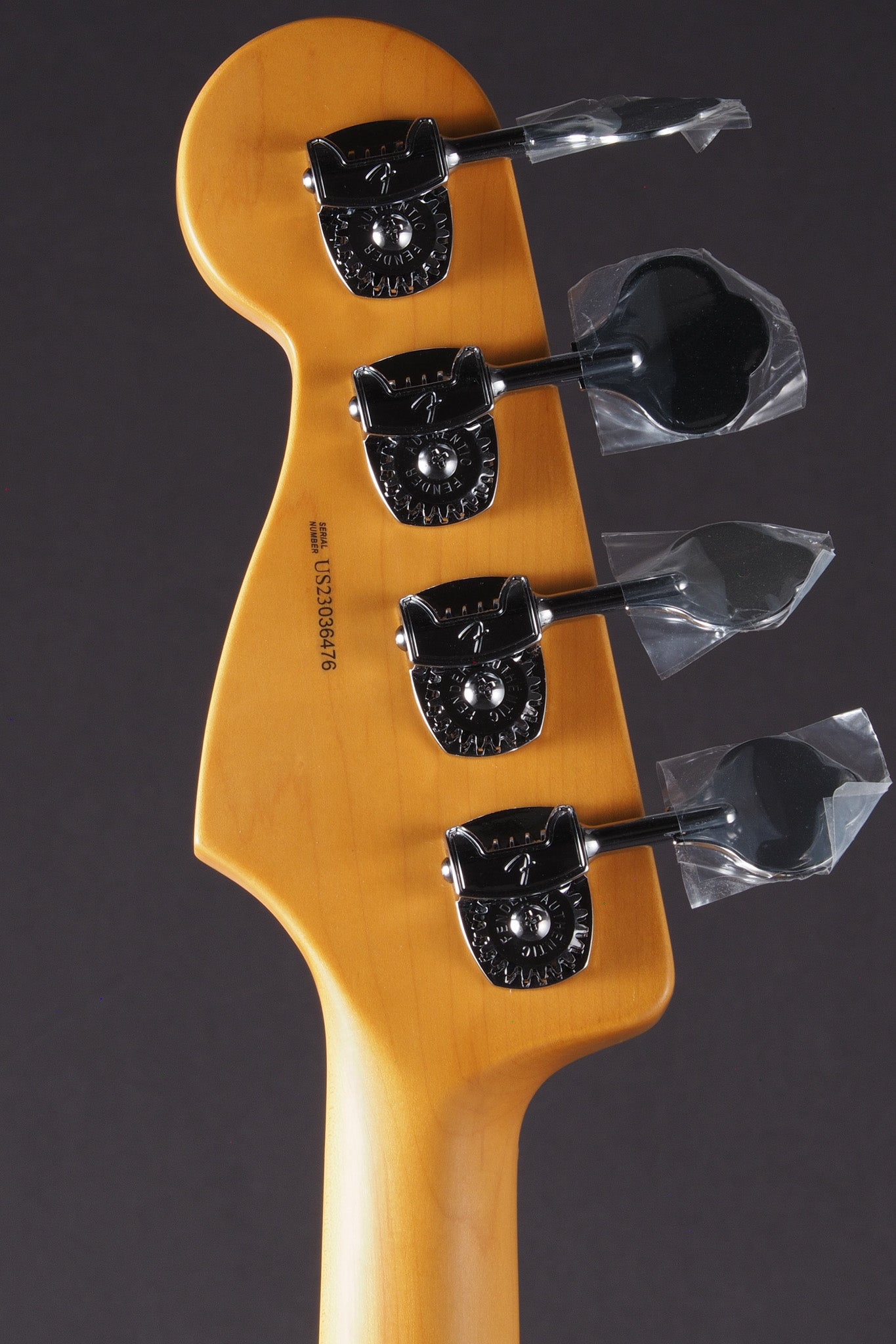 American Professional II Jazz Bass - Olympic White