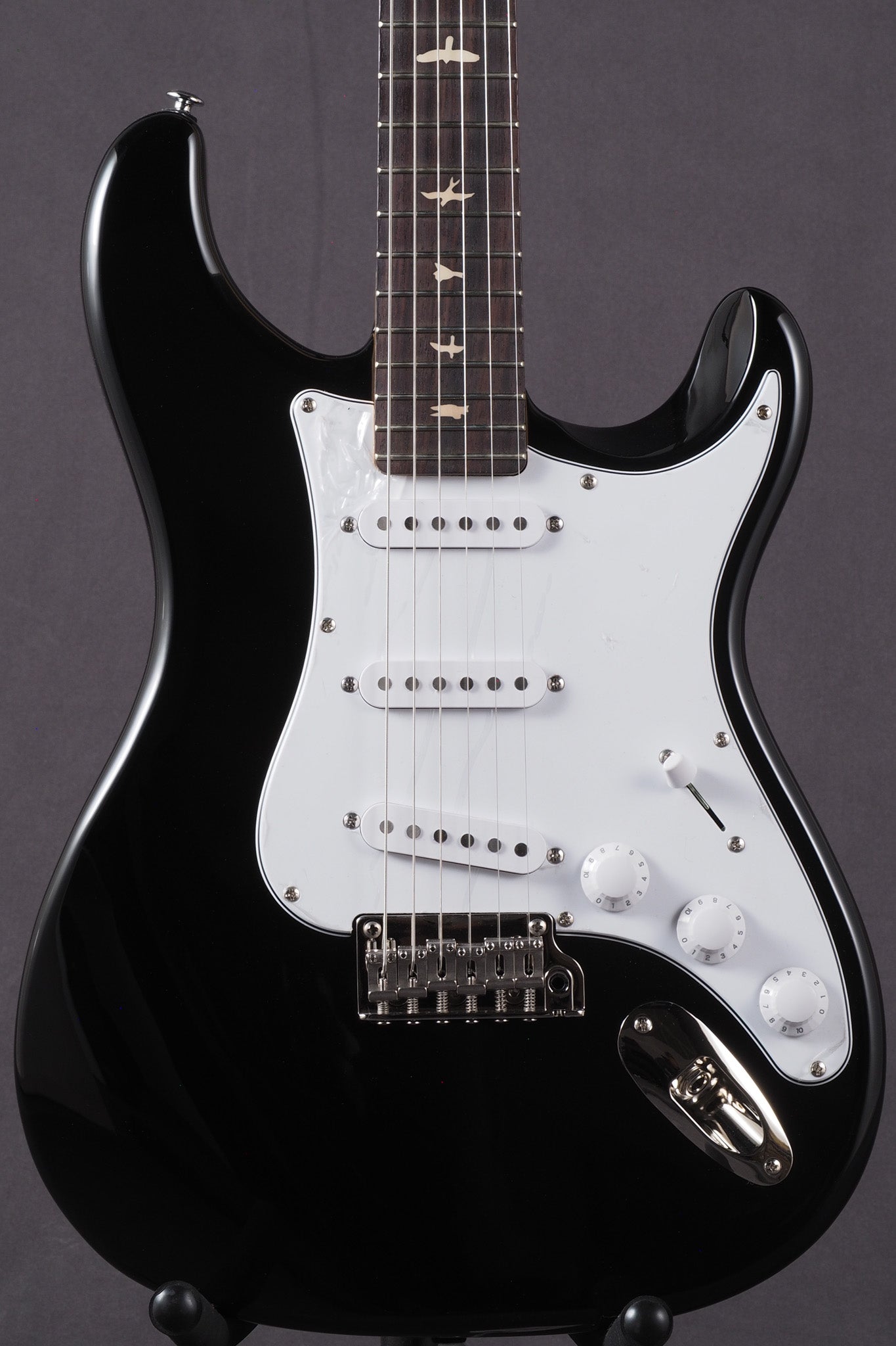 SE Silver Sky - Piano Black