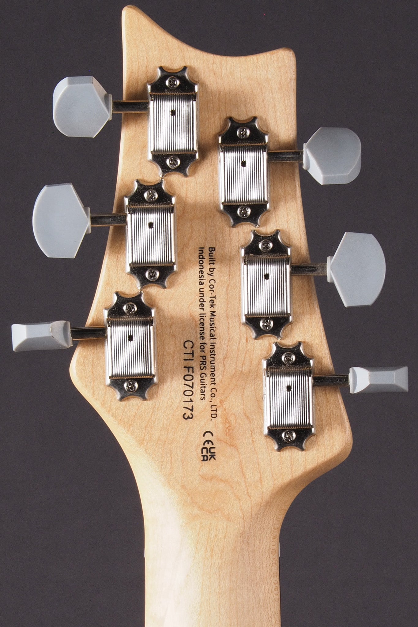 SE Silver Sky - Piano Black