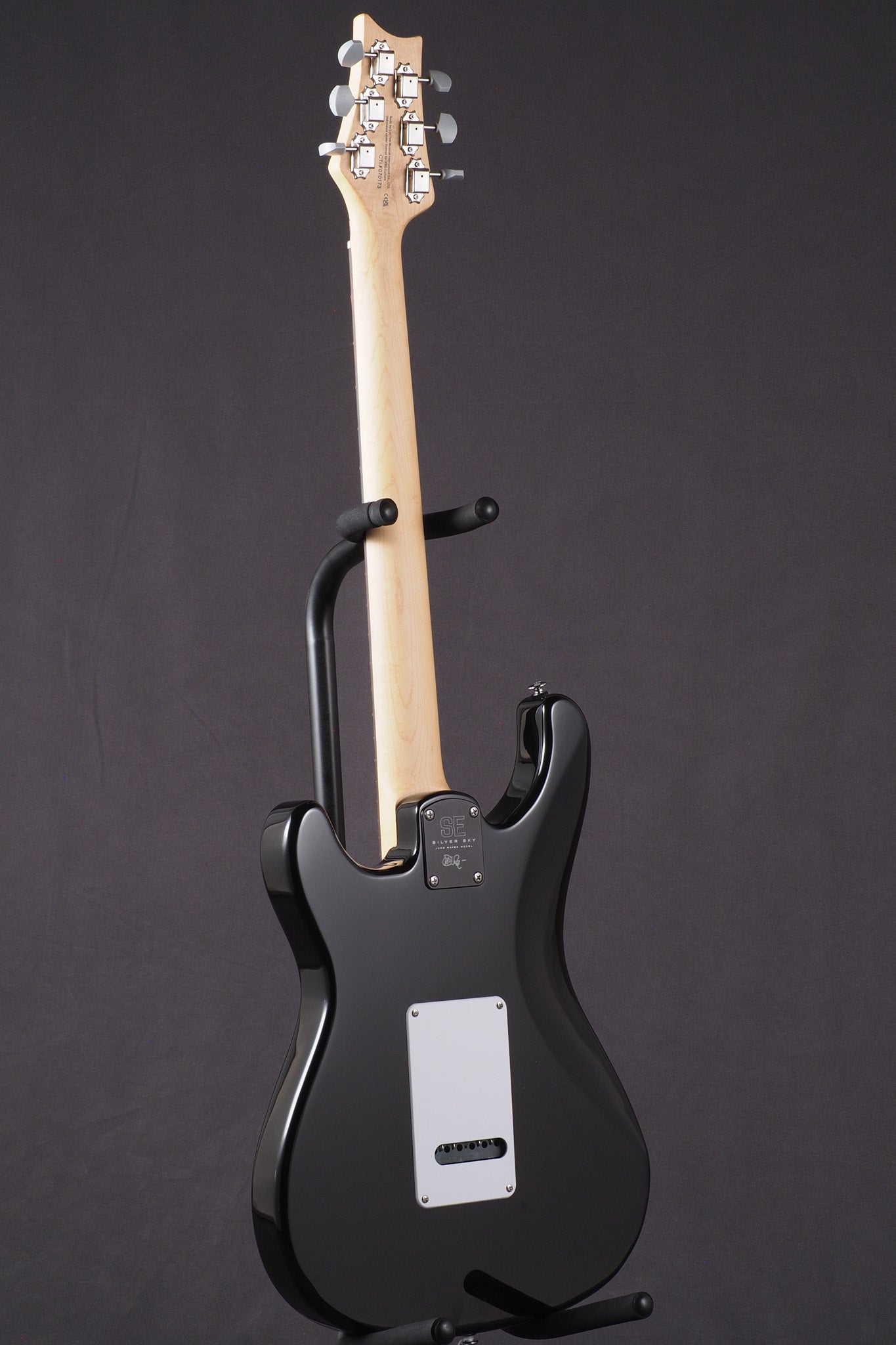 SE Silver Sky - Piano Black