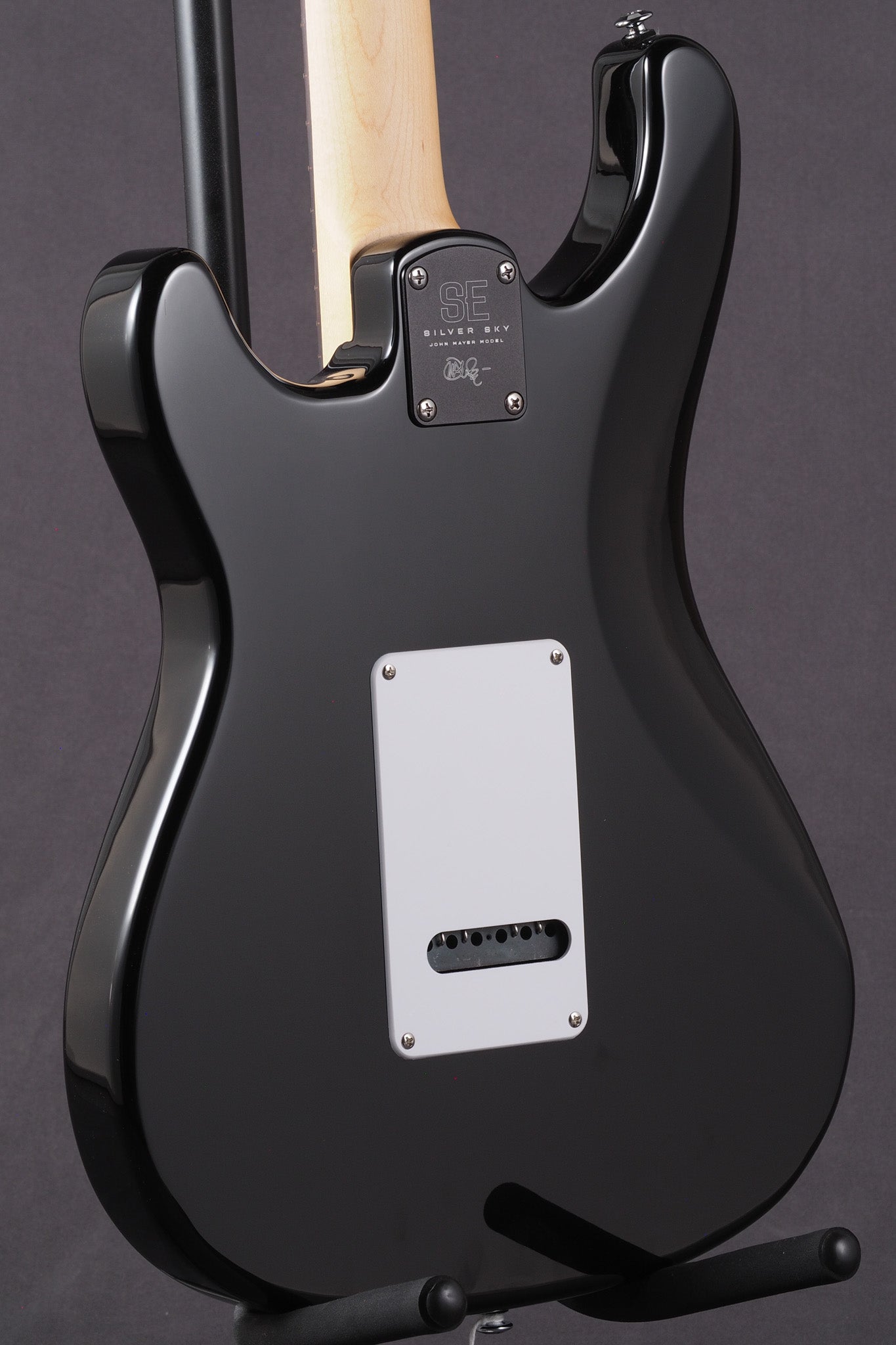 SE Silver Sky - Piano Black