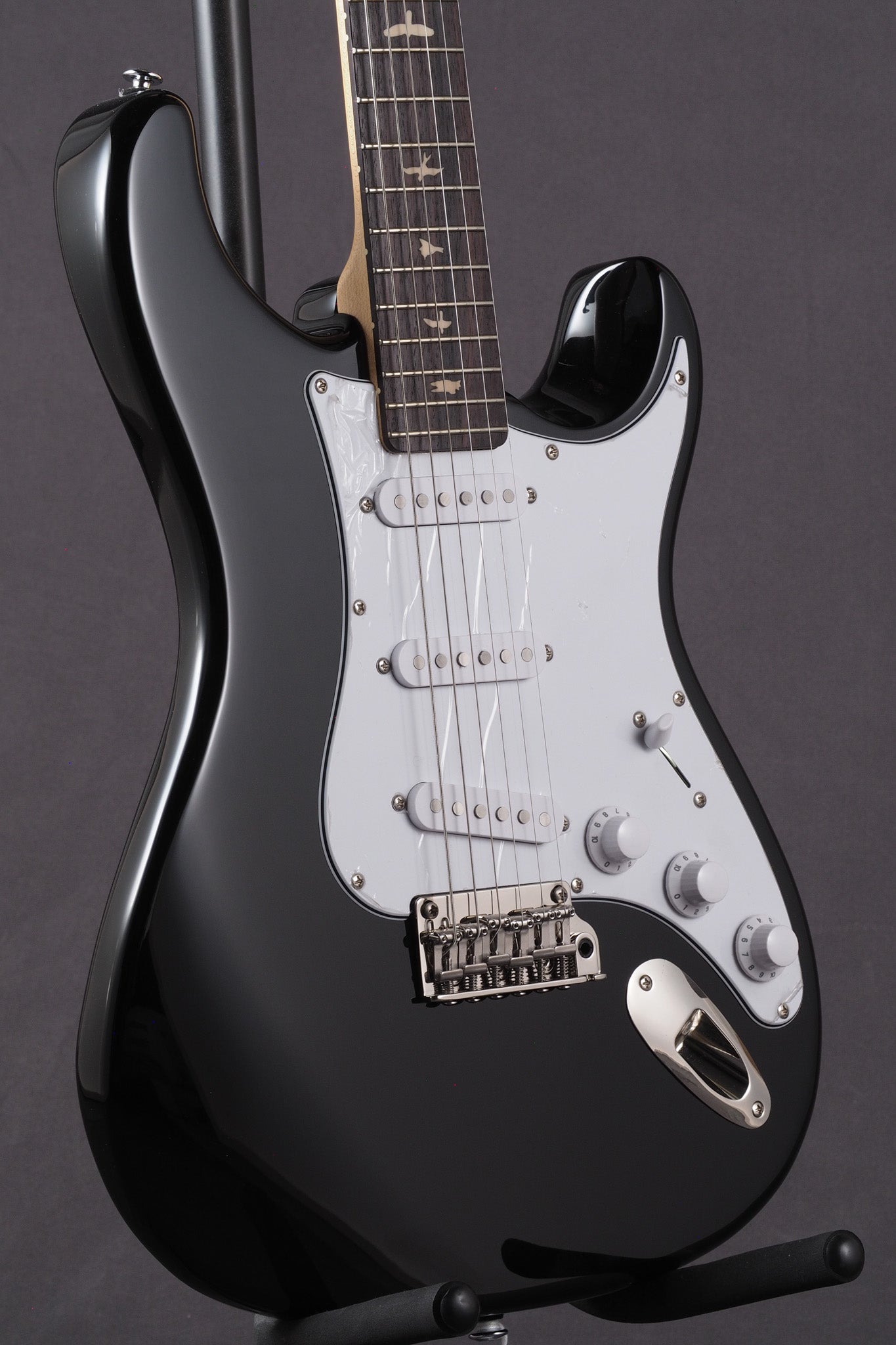 SE Silver Sky - Piano Black