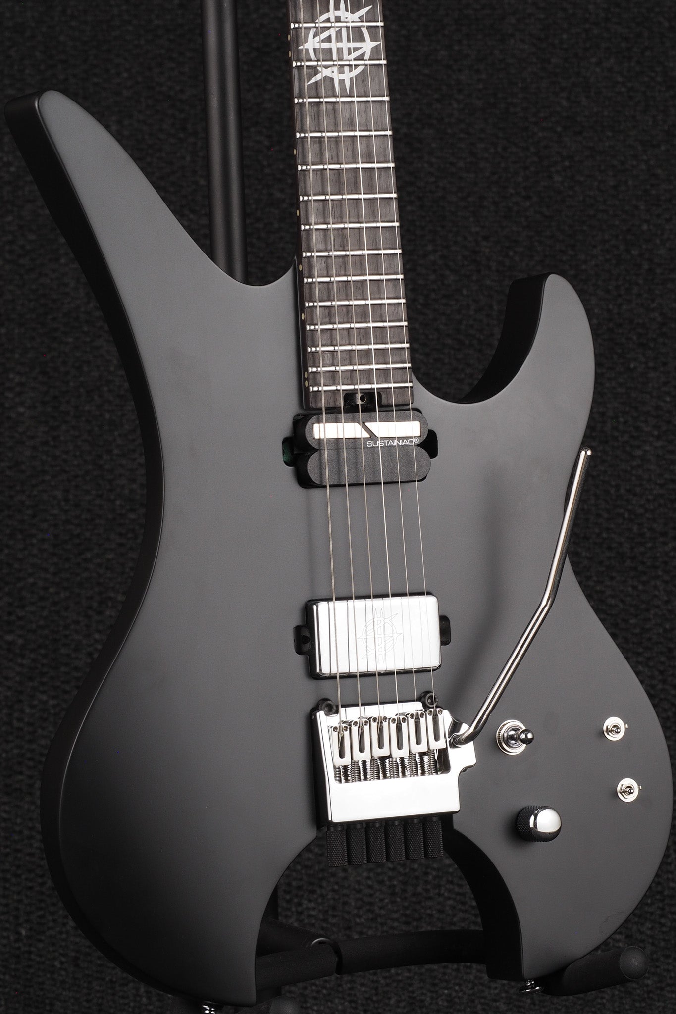 Synyster Gates Custom- 6 TR-S Headless - Black