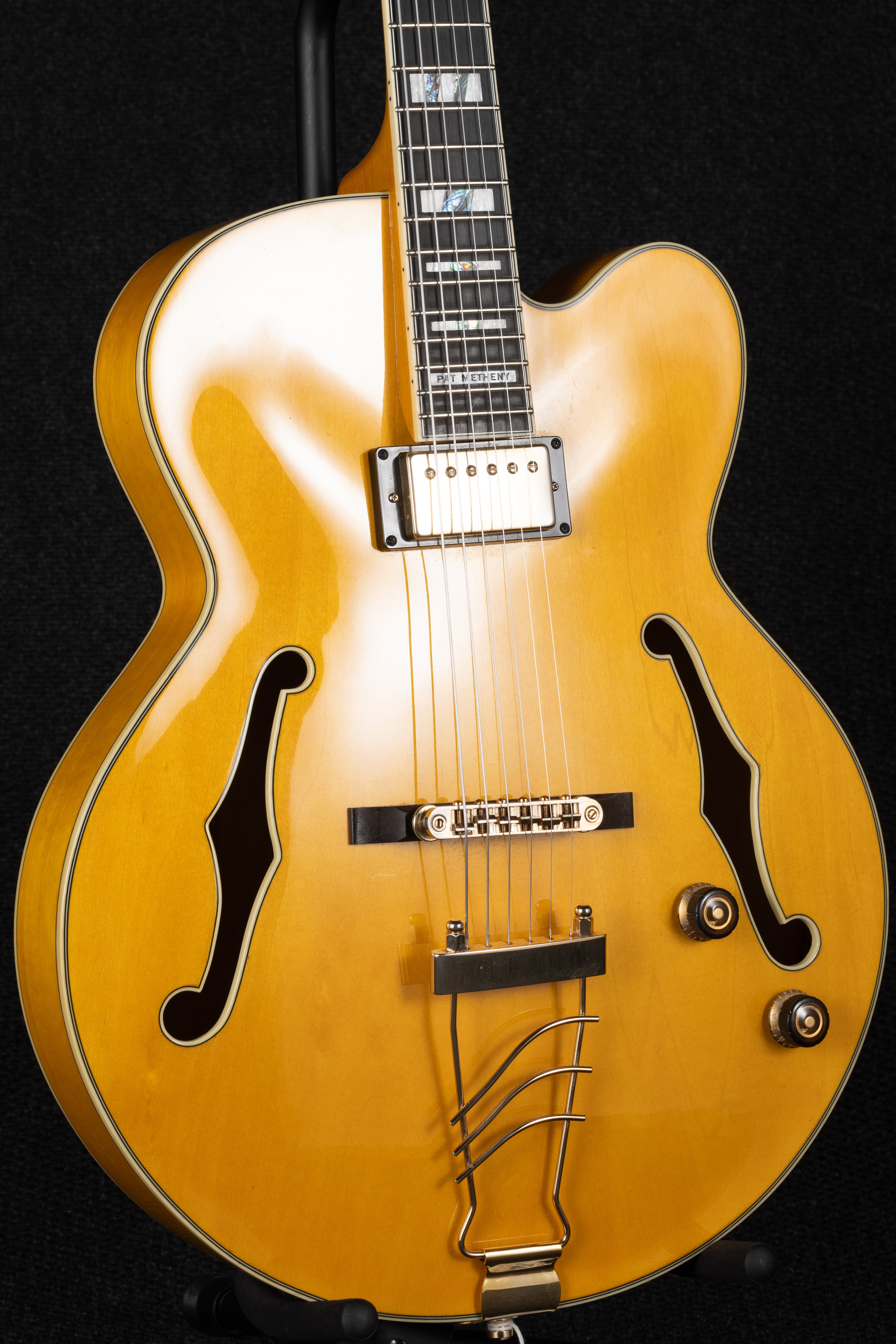 PM2-AA Pat Metheny Hollowbody - Antique Amber