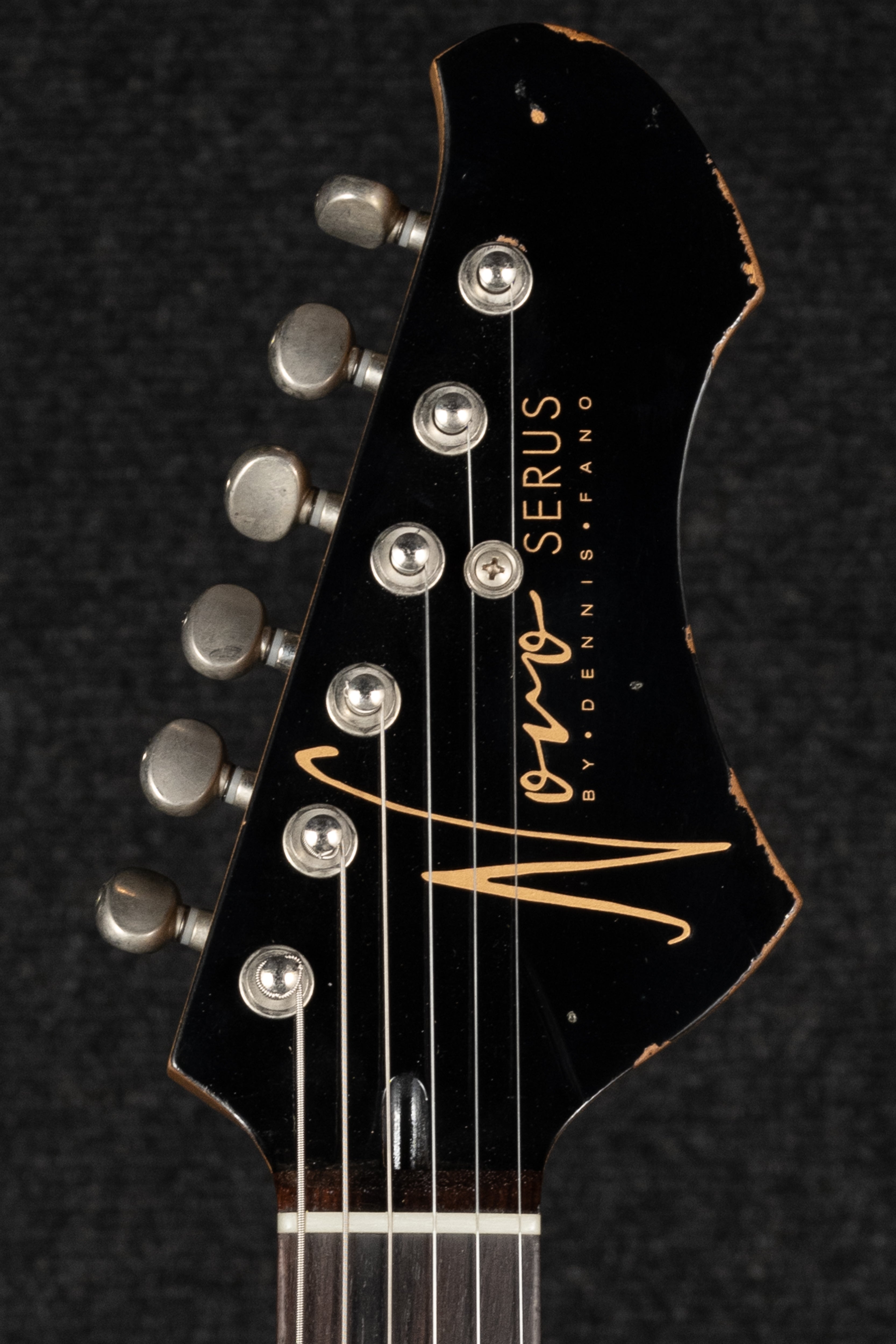 Serus T - Bull Black Light Distress