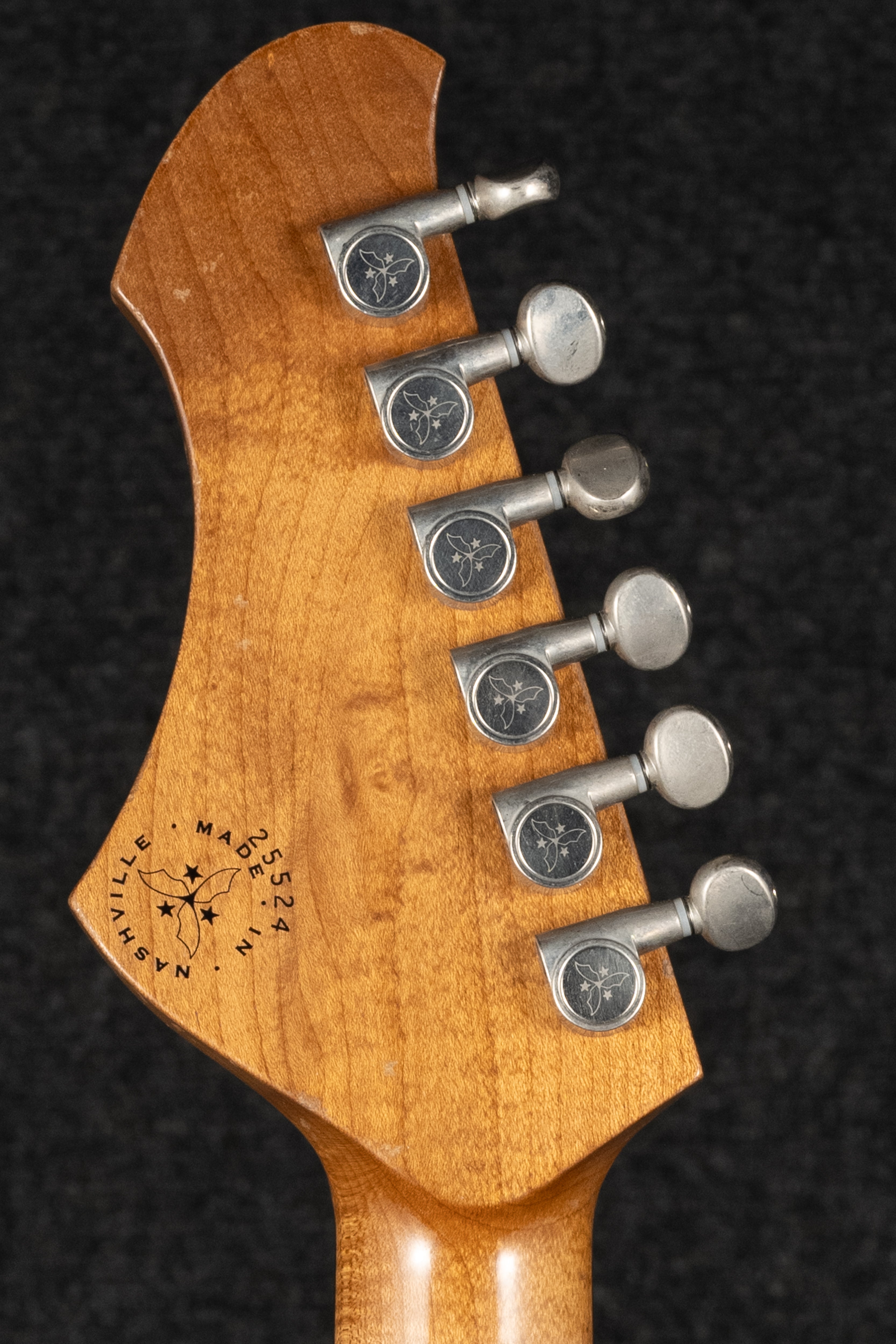 Serus T - Bull Black Light Distress