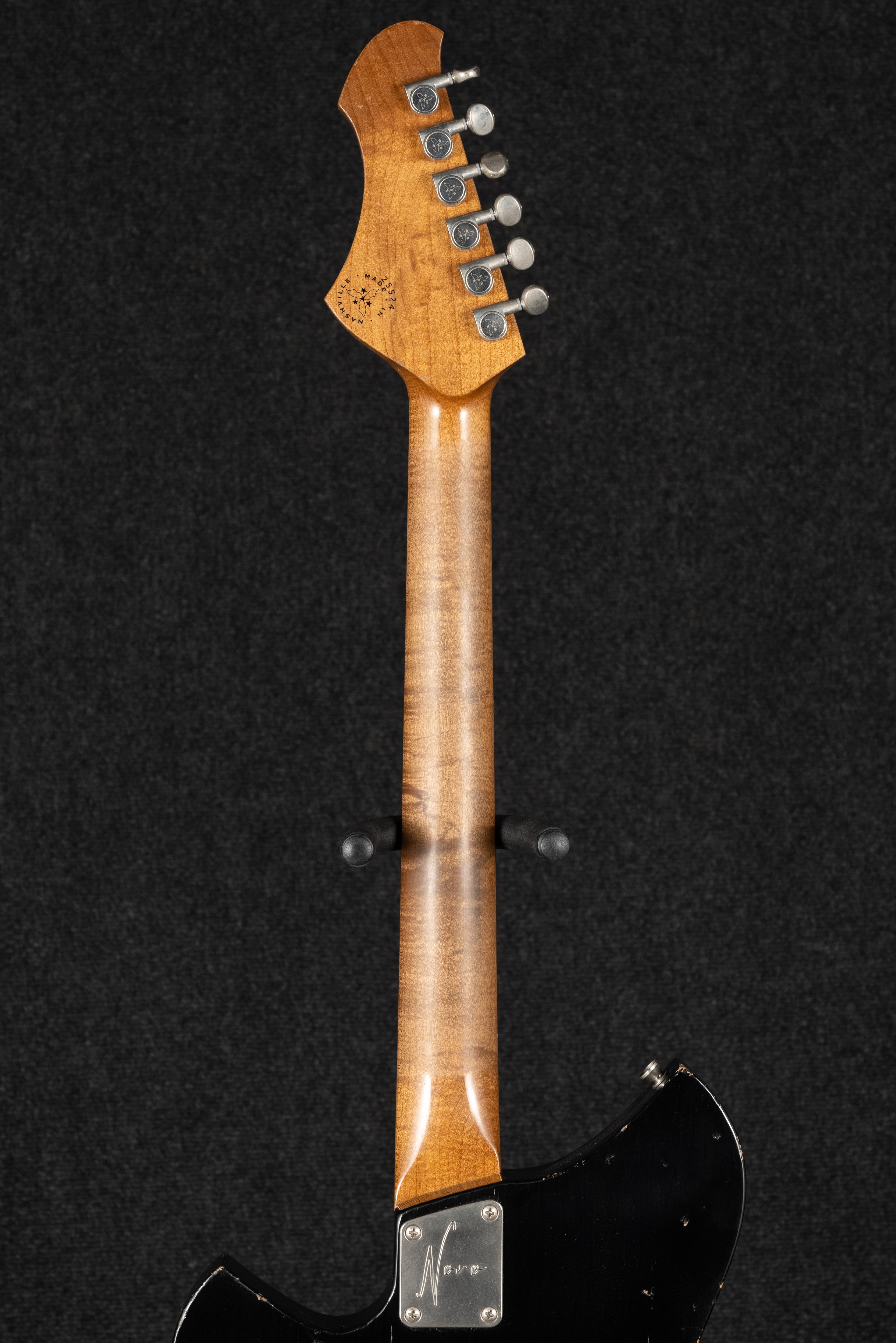 Serus T - Bull Black Light Distress