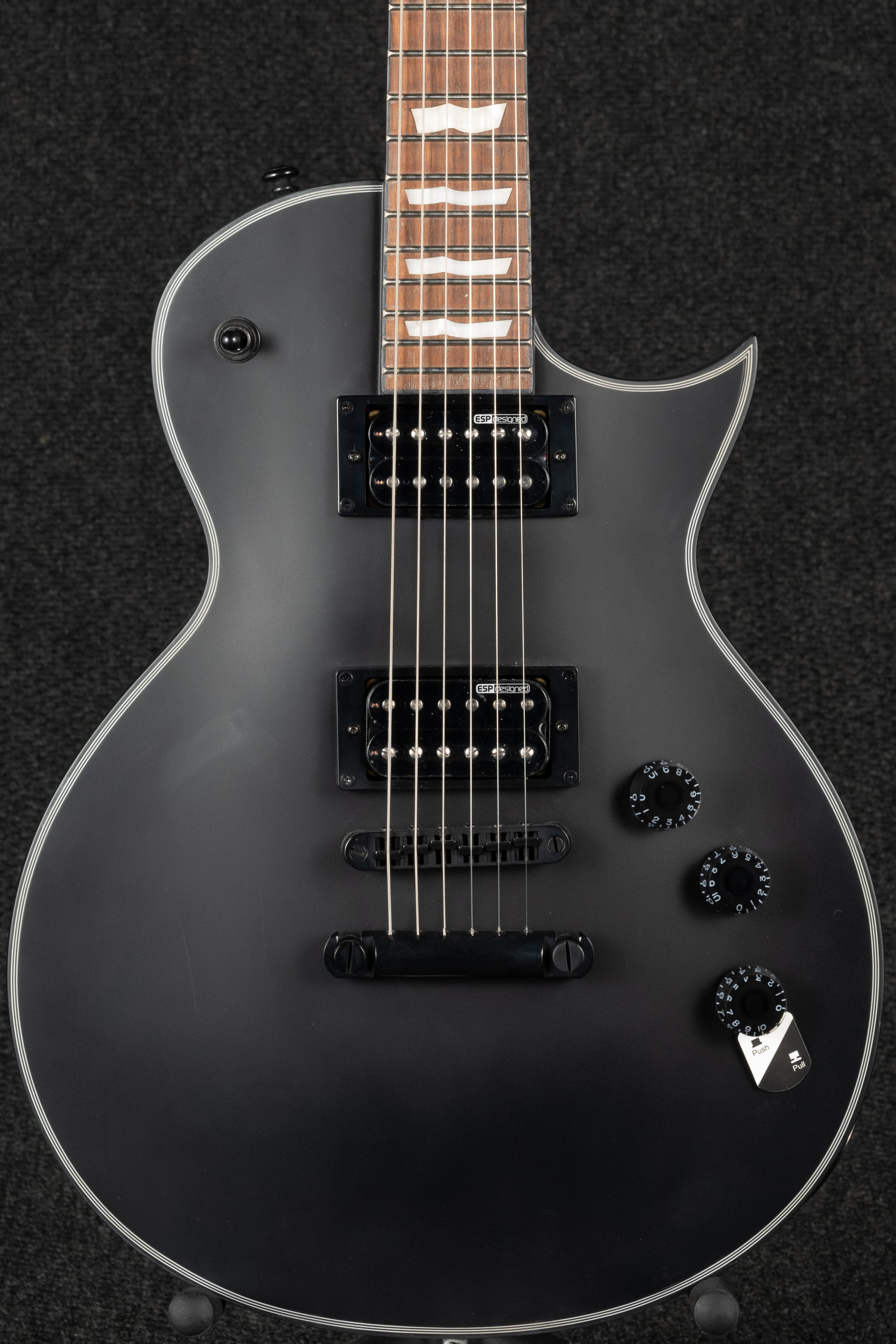 EC-256 - Black Satin