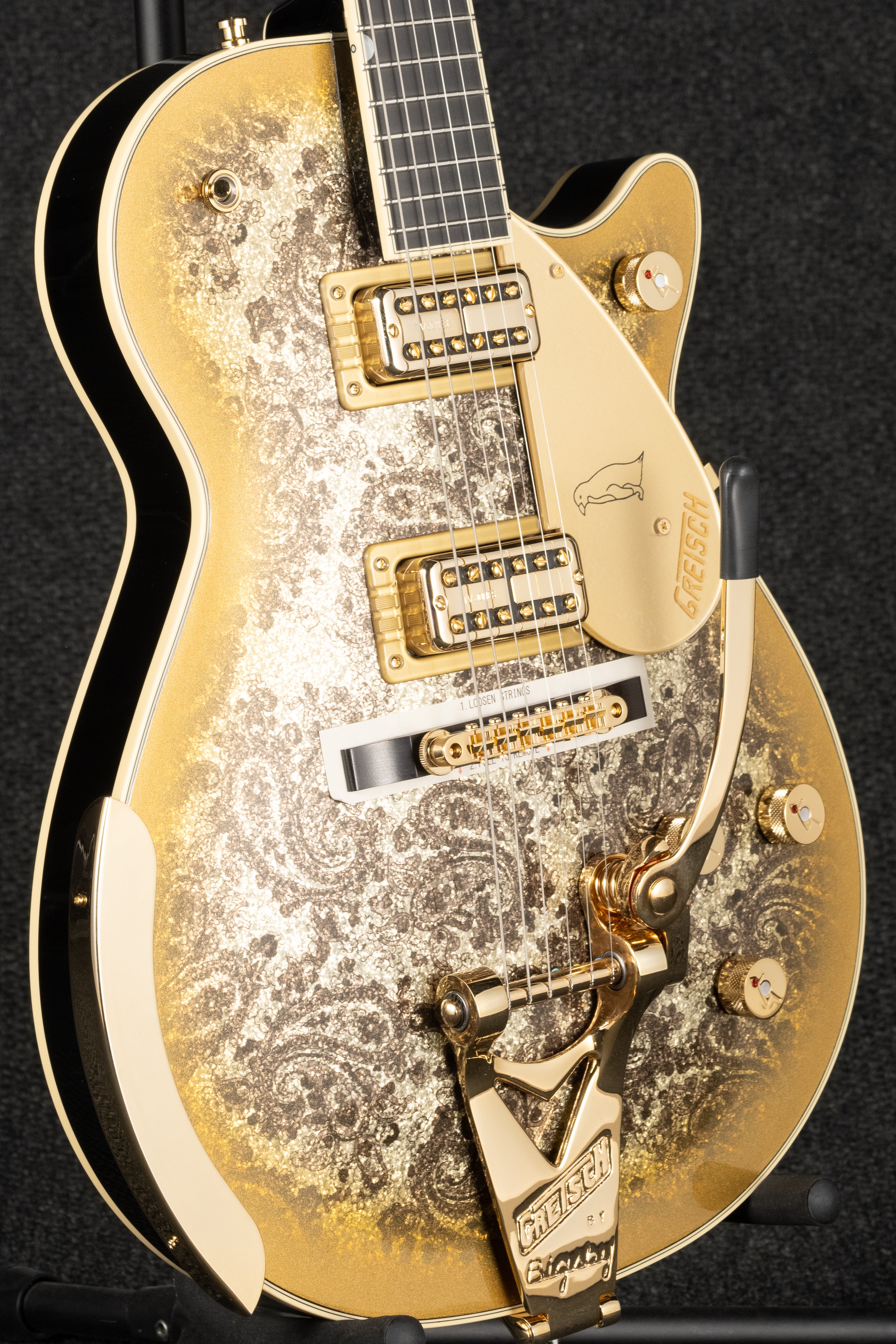G6134TG Paisley Penguin - Gold Paisley Burst