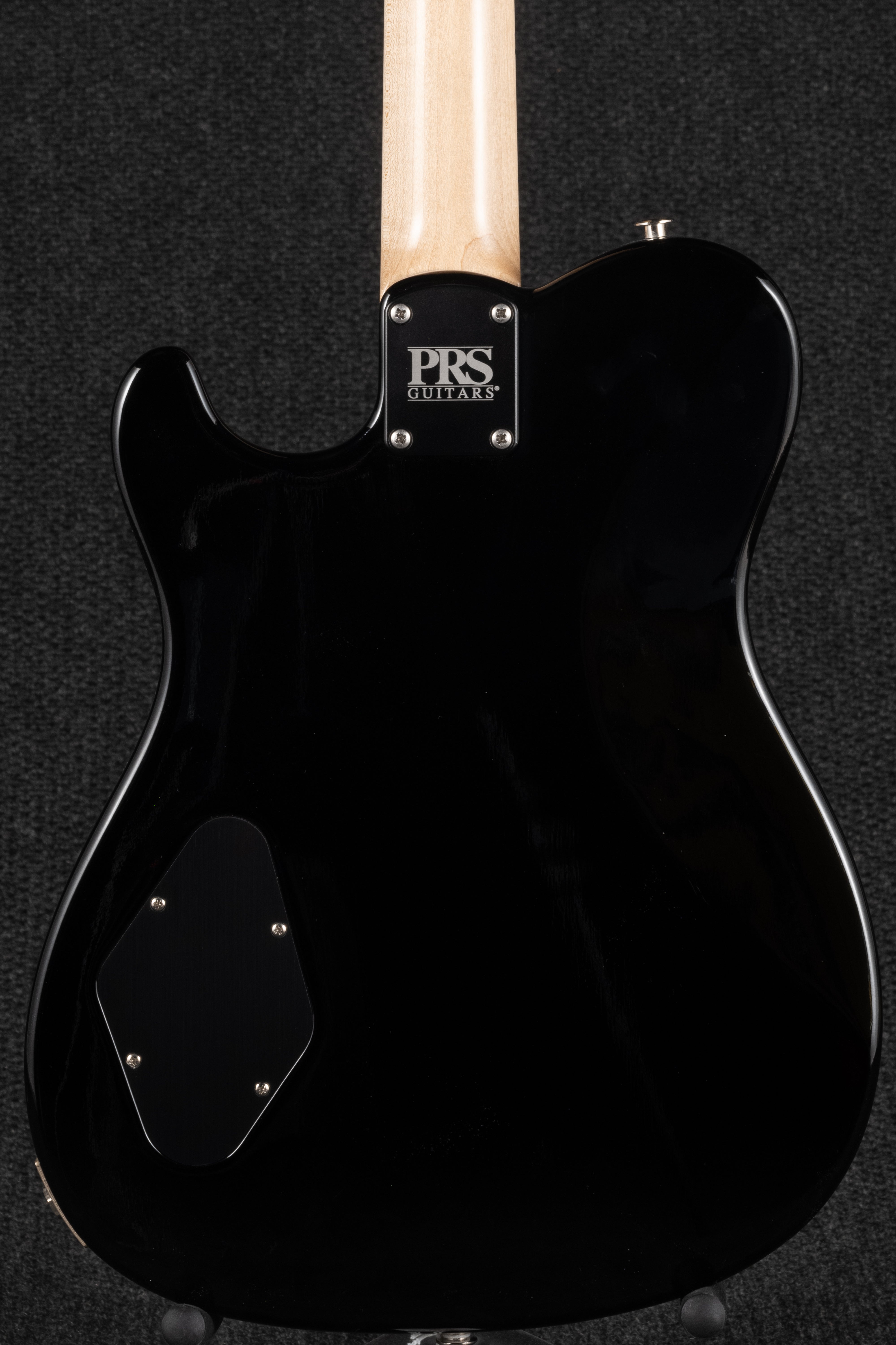 NF53 - Black