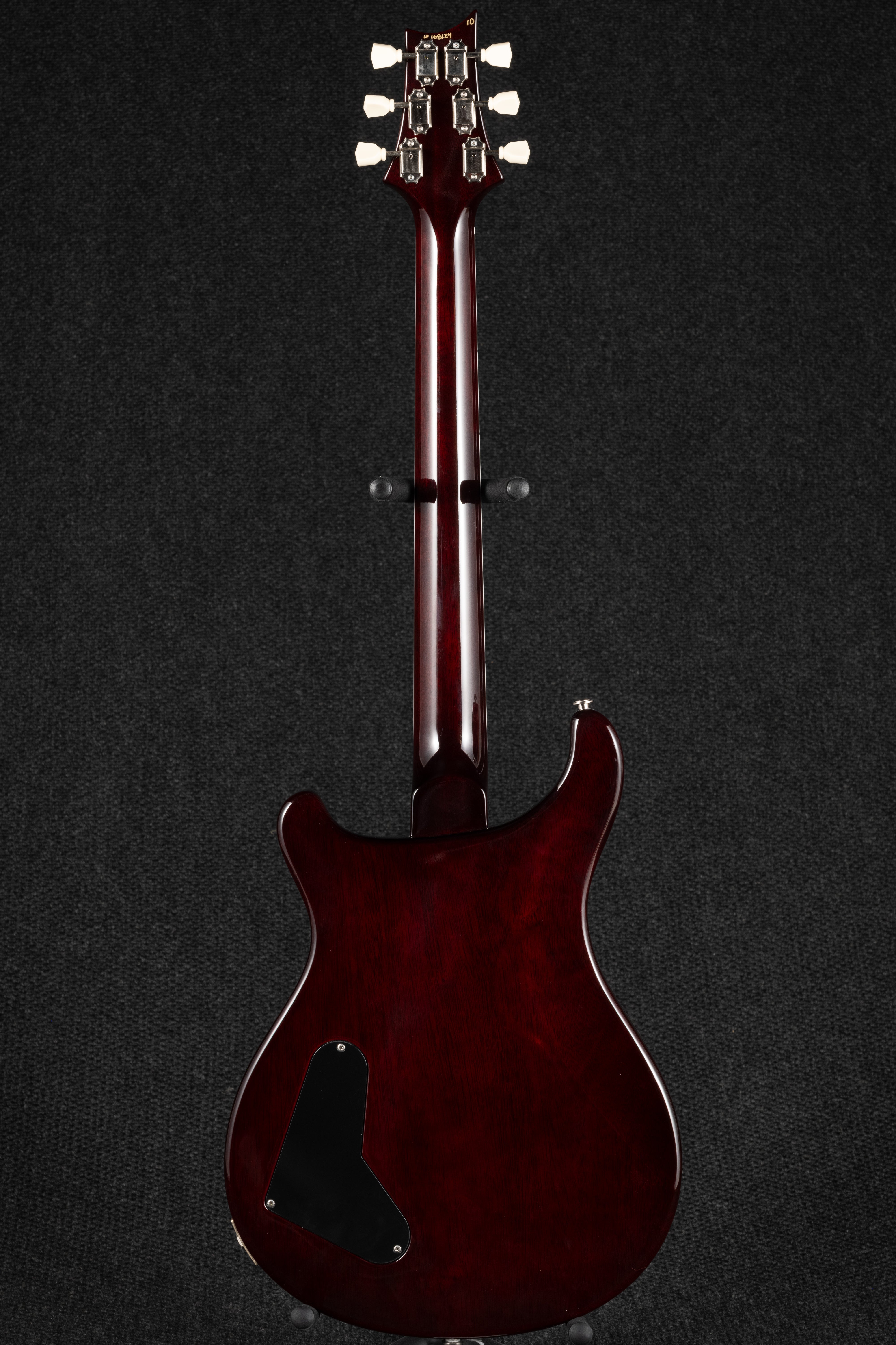 McCarty 25th Anniversary Narrowfield 10 Top