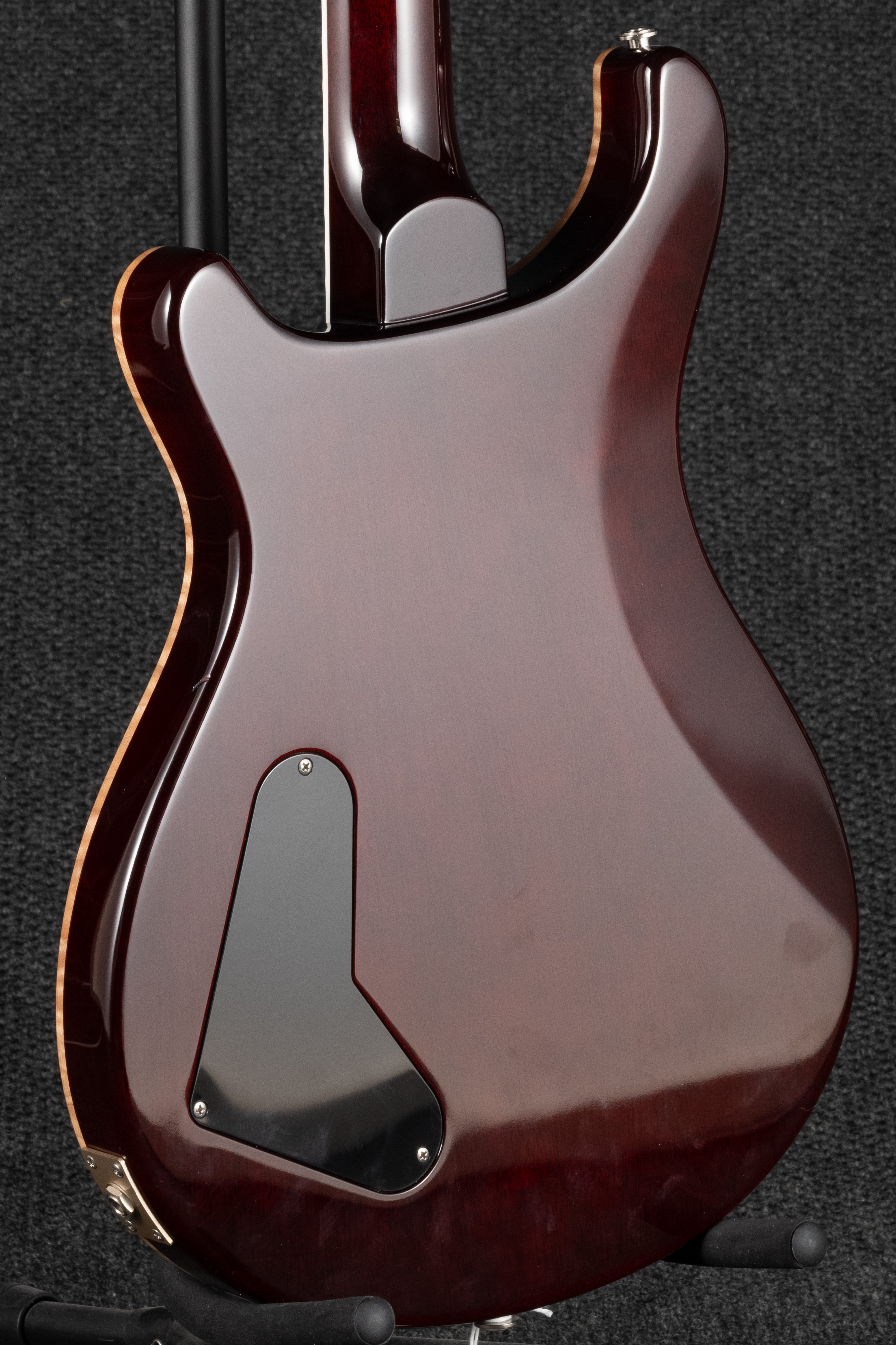 McCarty 25th Anniversary Narrowfield 10 Top