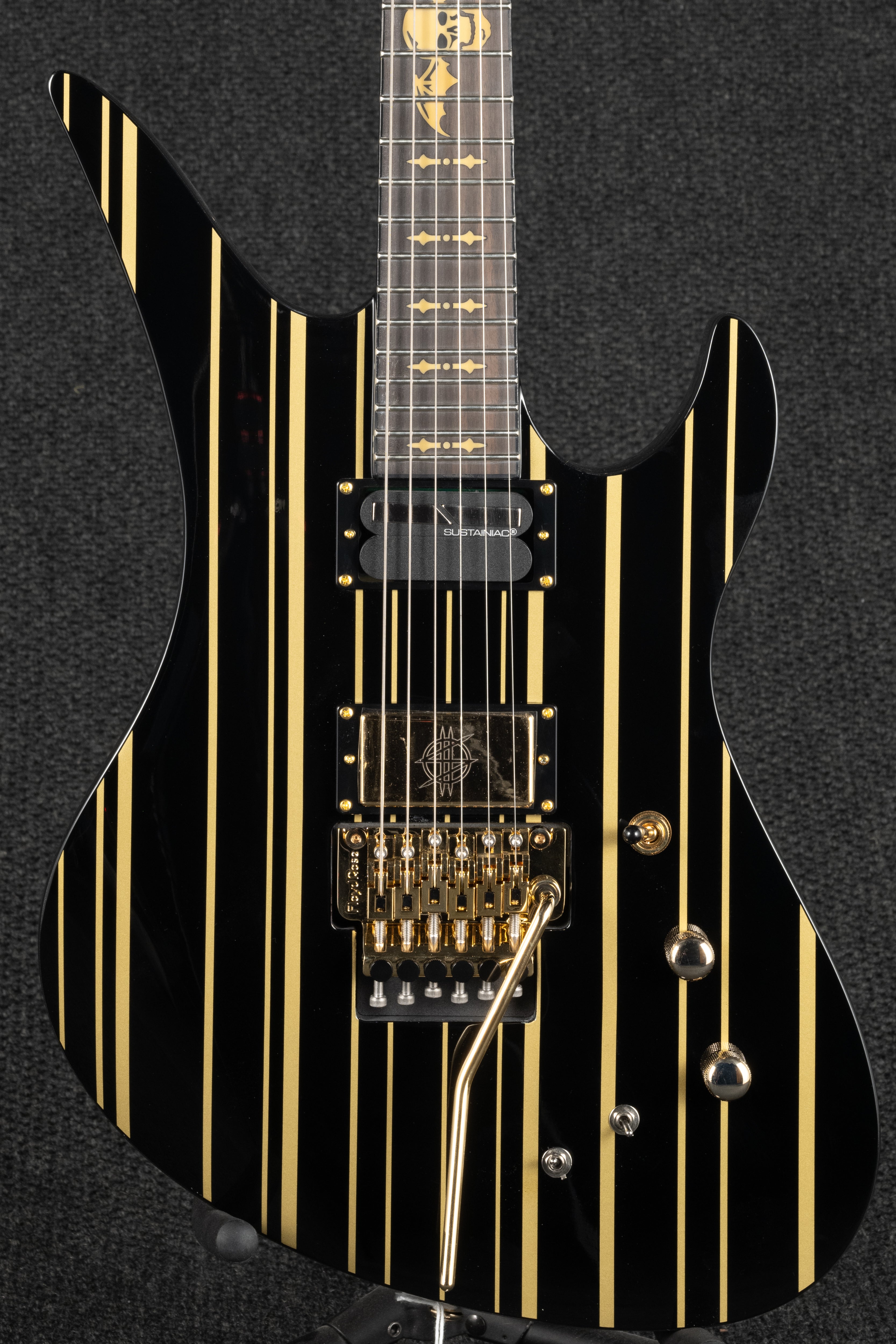 Synyster Custom-S - Gloss Black with Gold Pinstripes