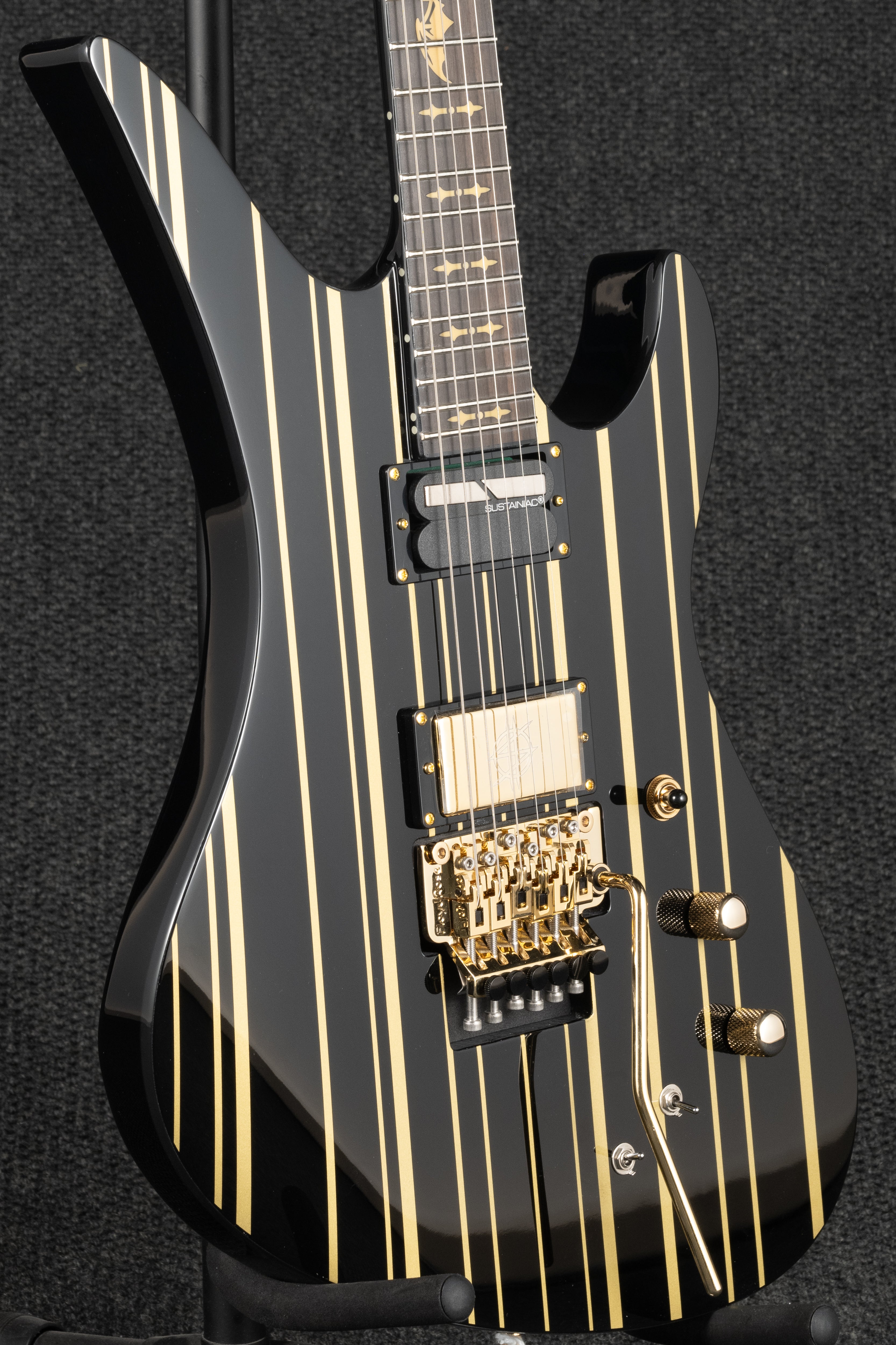 Synyster Custom-S - Gloss Black with Gold Pinstripes