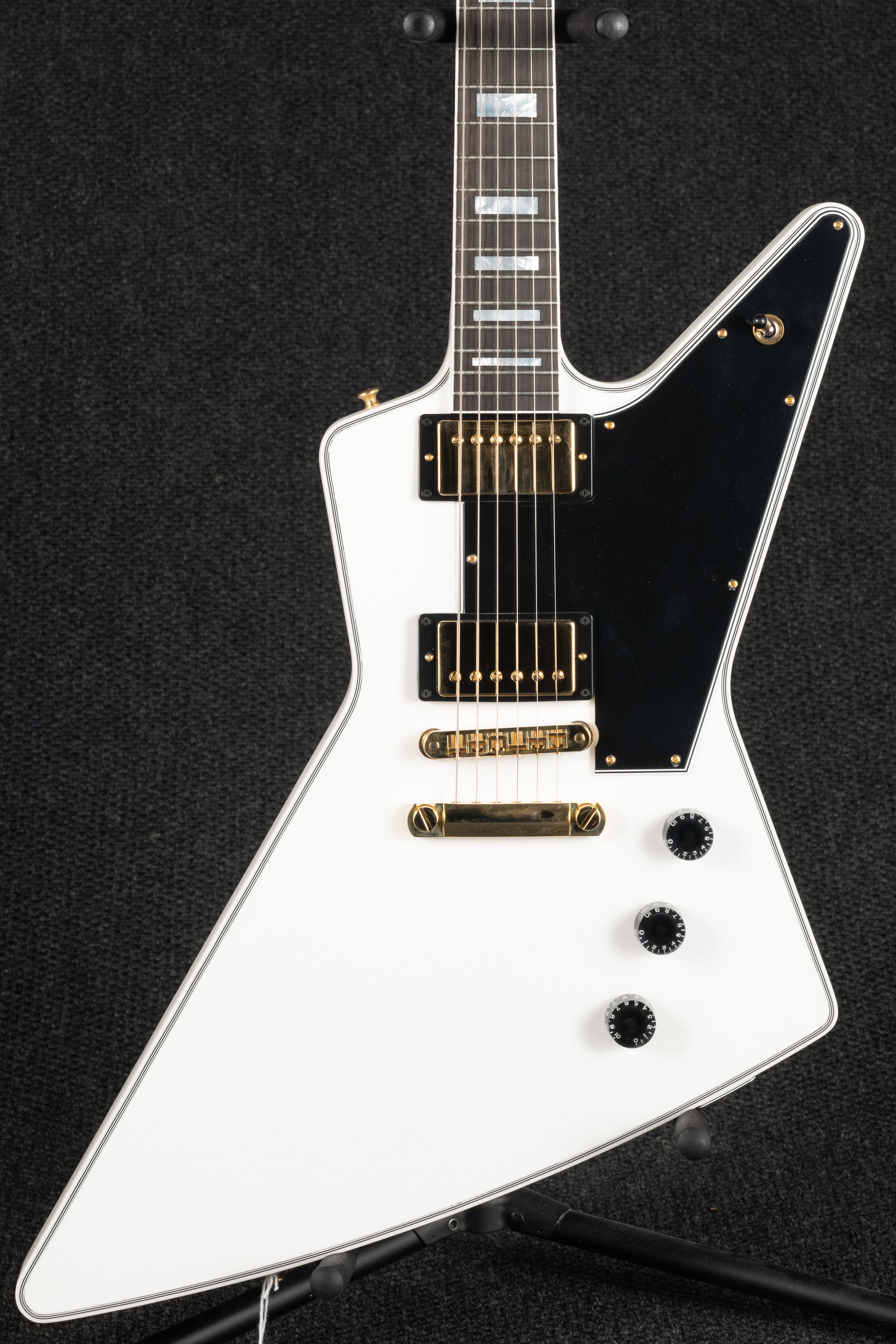 Explorer Custom - Alpine White Sparkle