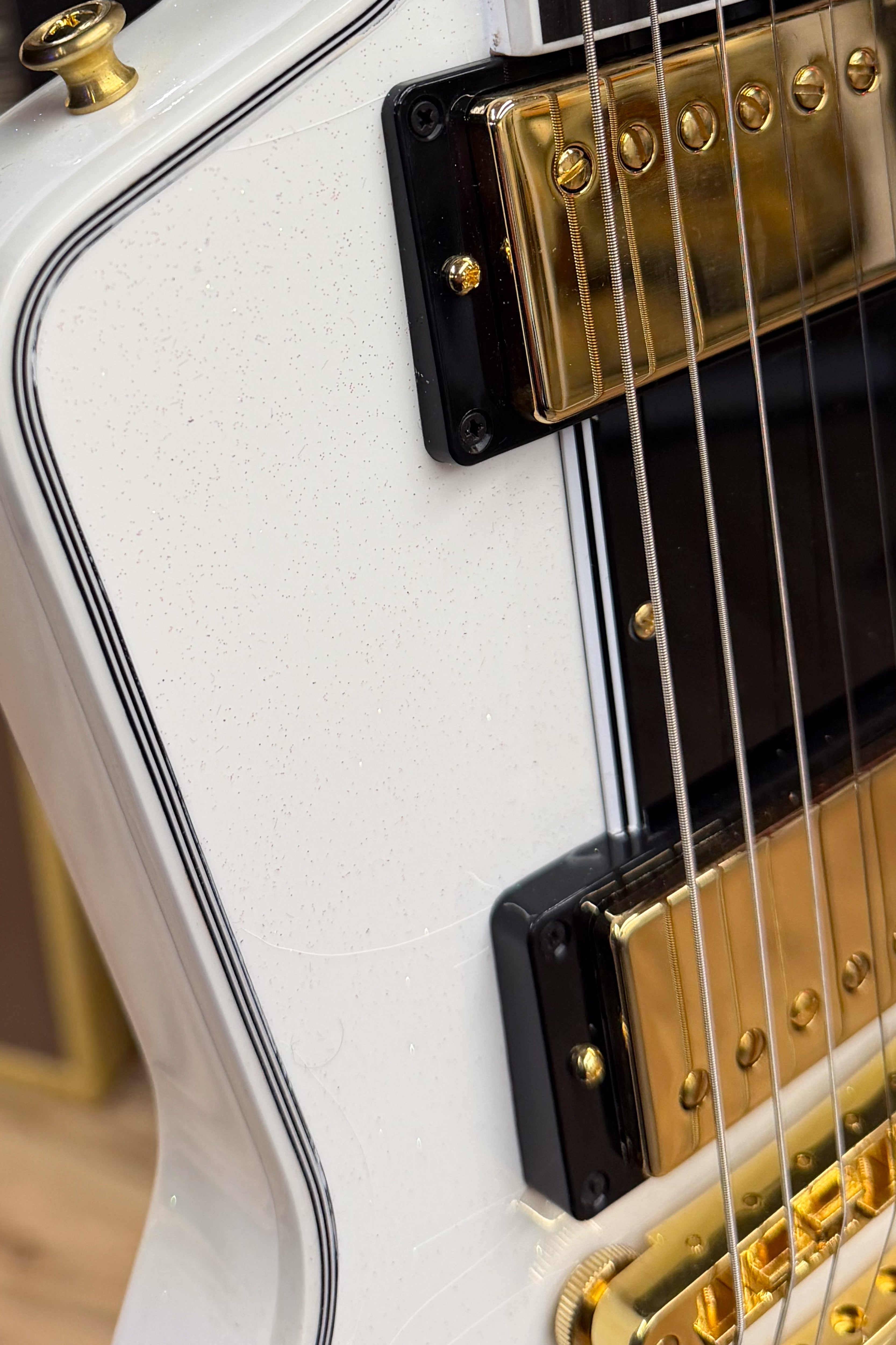 Explorer Custom - Alpine White Sparkle