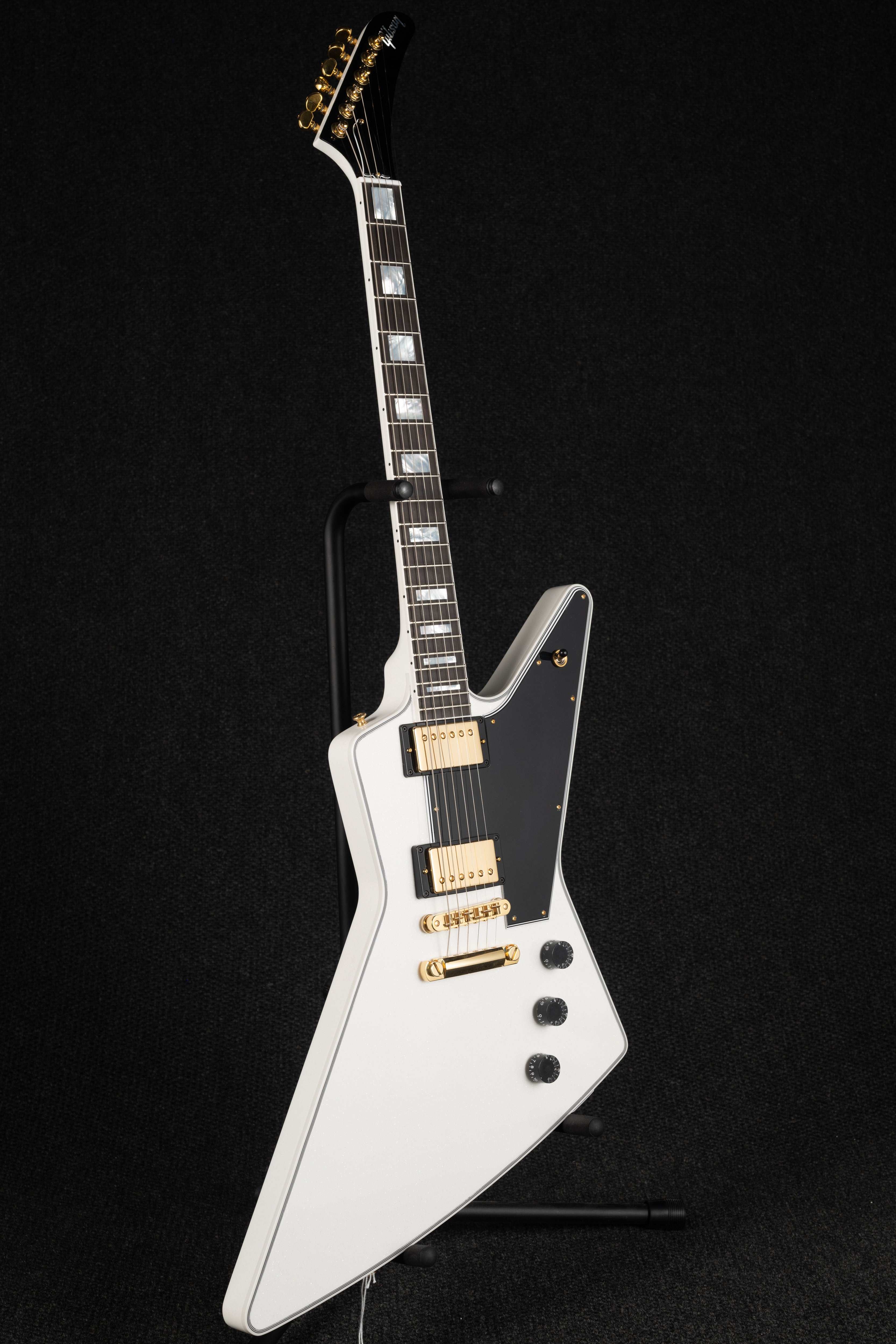 Explorer Custom - Alpine White Sparkle