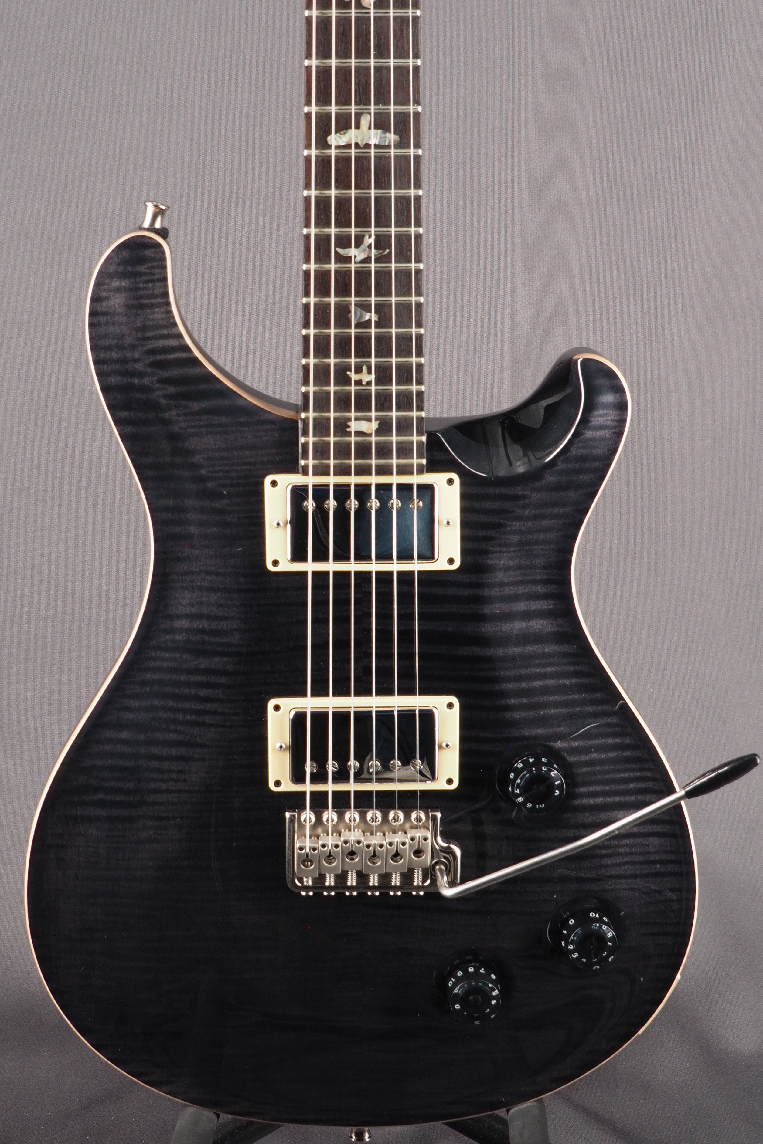 Custom 22 10 Top - Charcoal