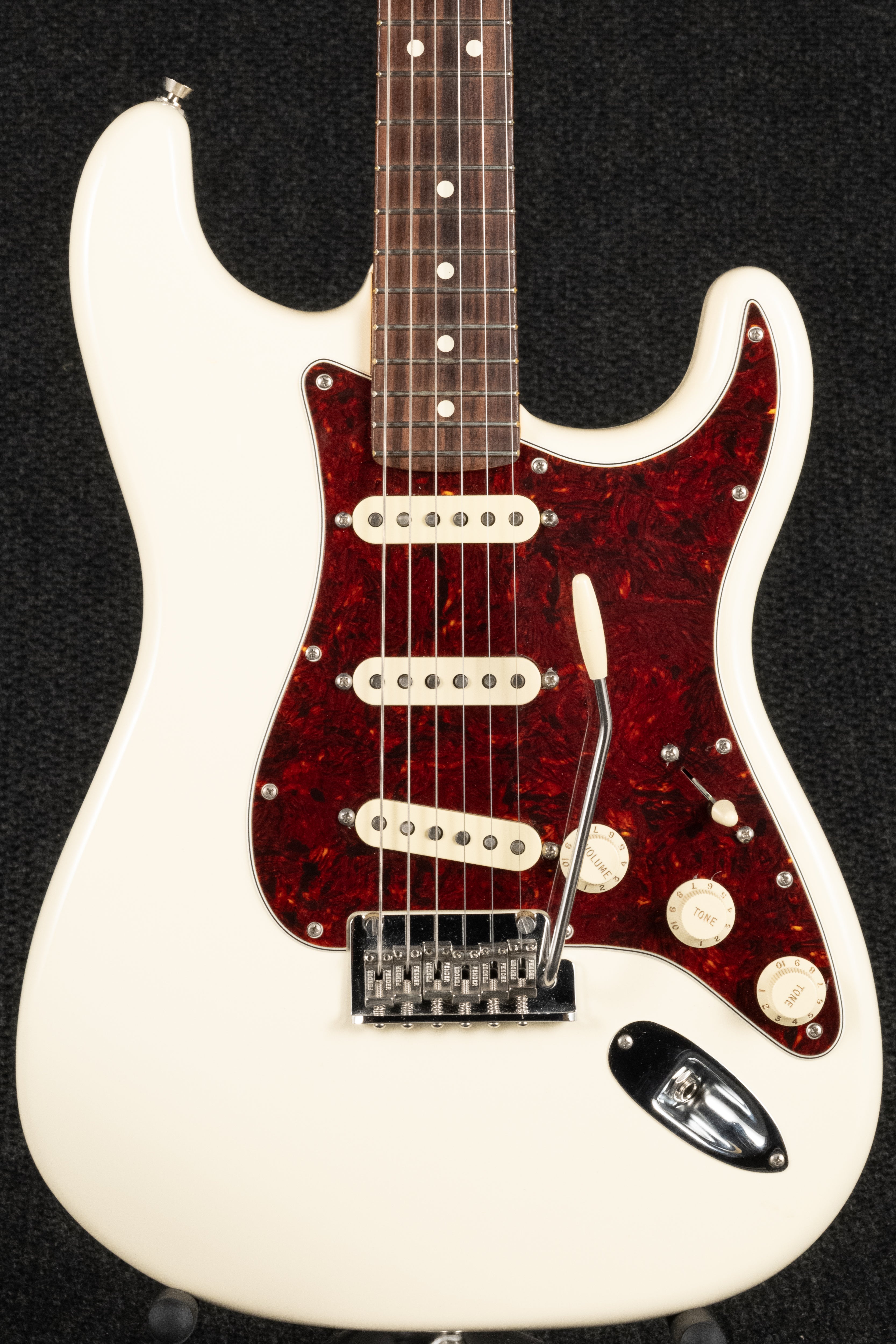 American Professional II Sratocaster - Olympic White
