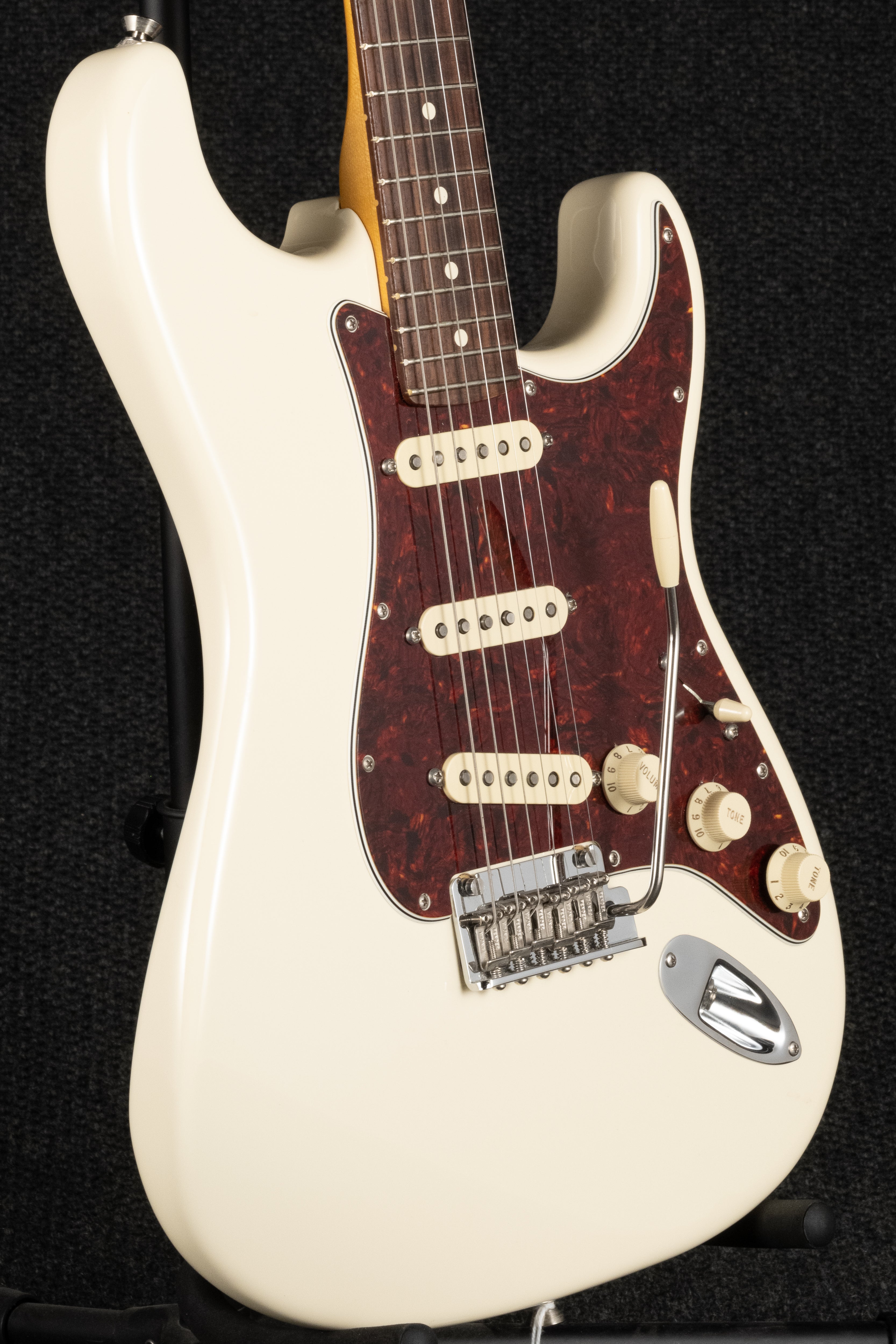 American Professional II Sratocaster - Olympic White