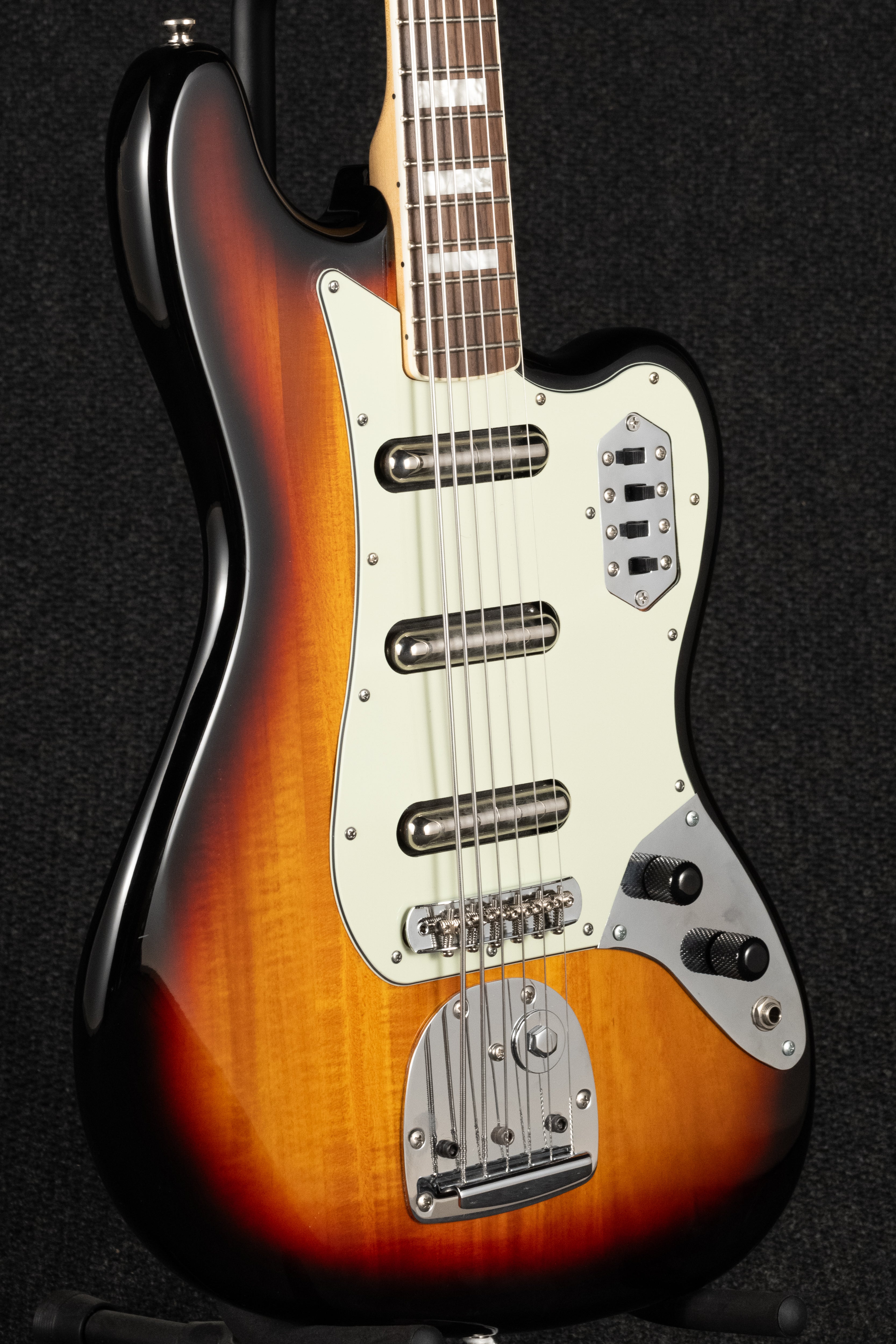 Squier Bass VI