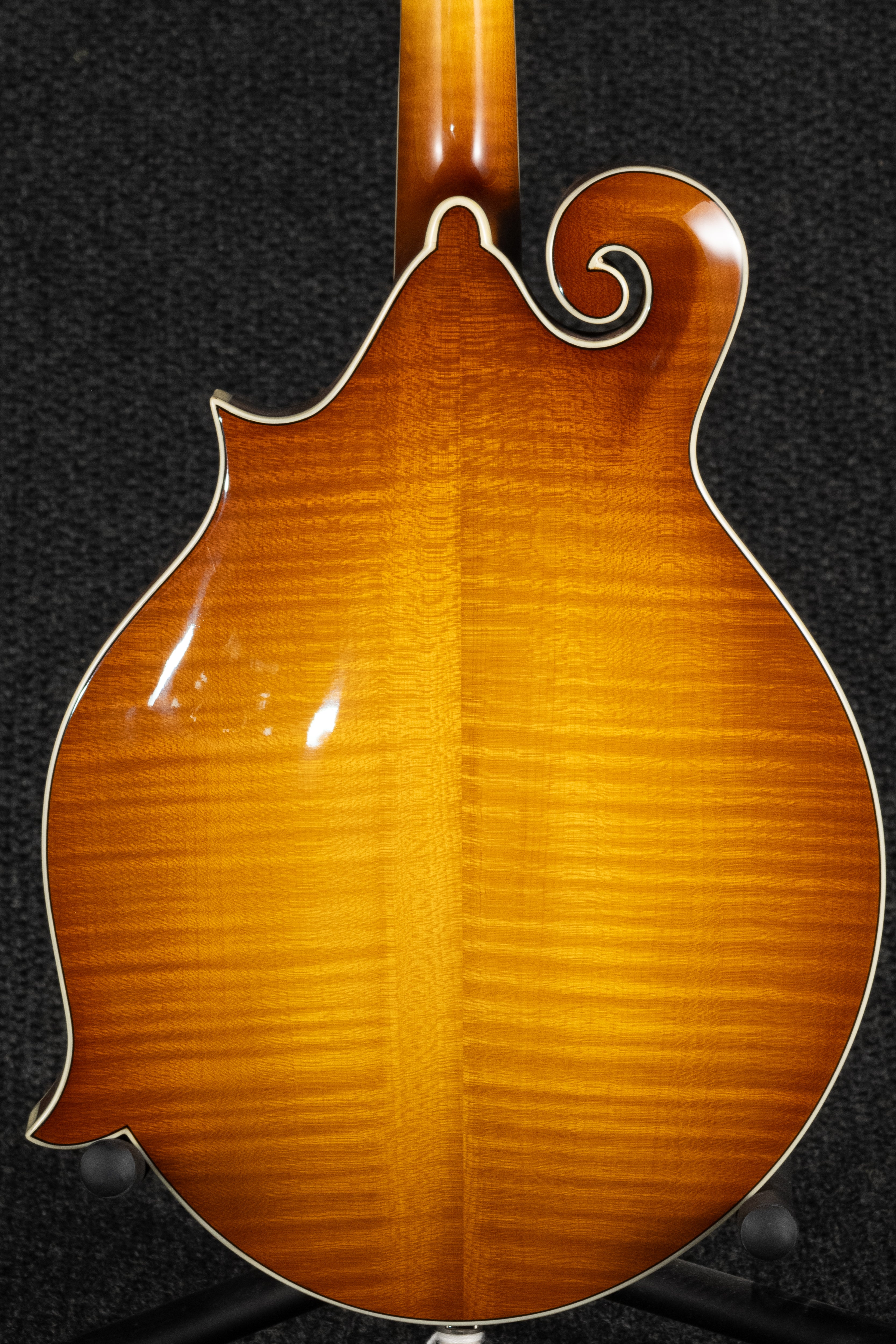 MD615-GB Gold Burst F Mandolin