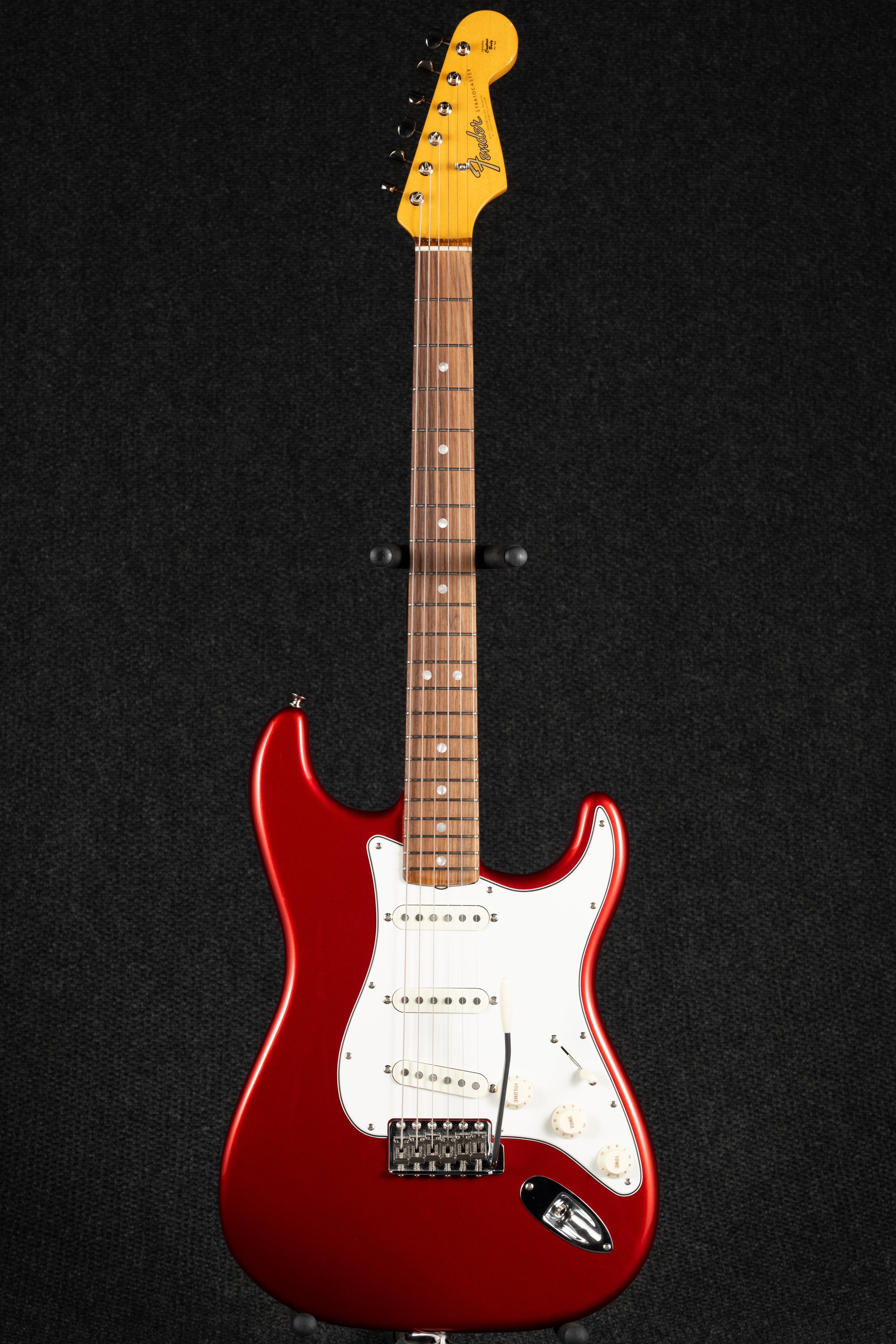 American Vintage II 1965 Stratocaster - Candy Apple Red