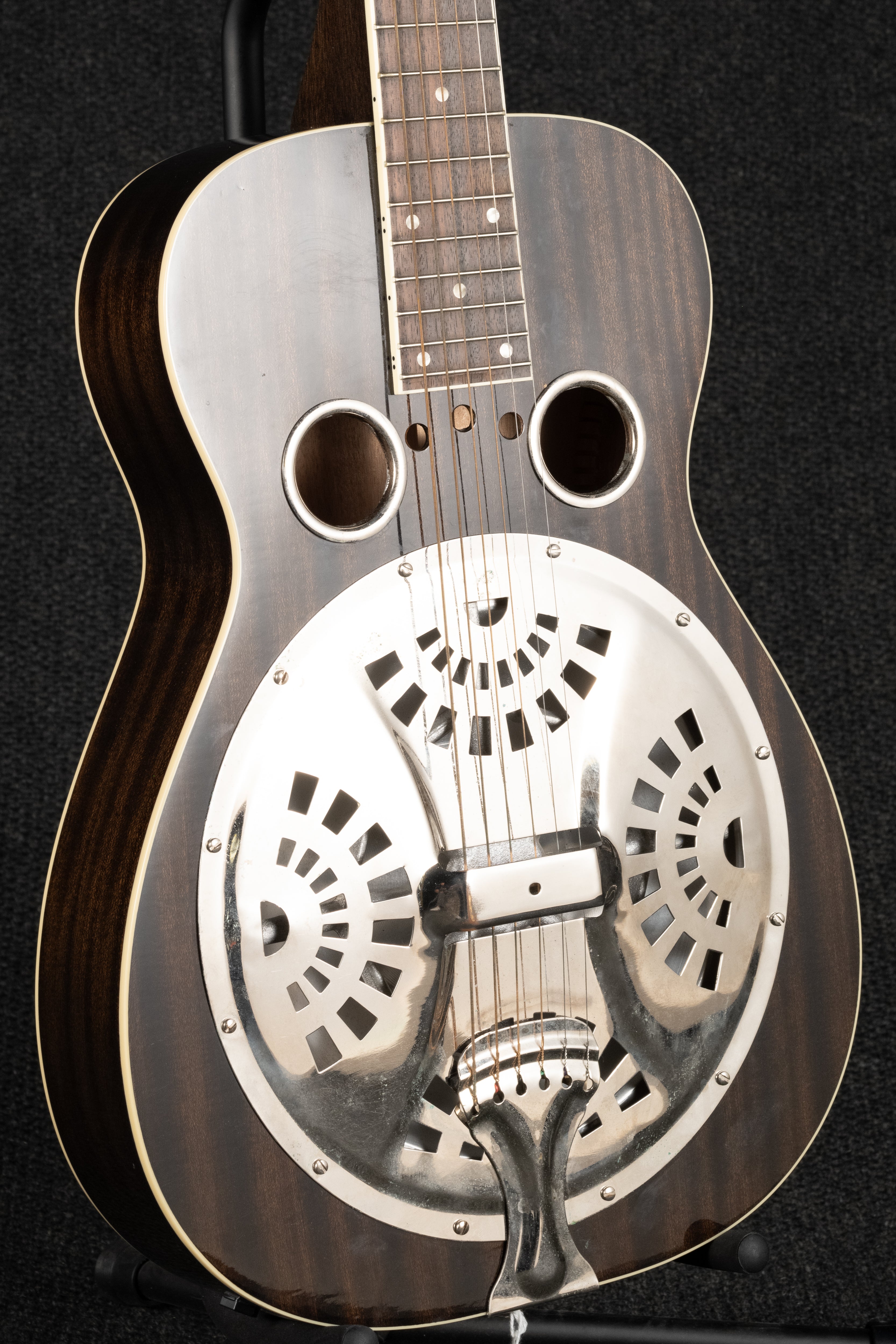 RD-52 Square Neck - Black Lightning