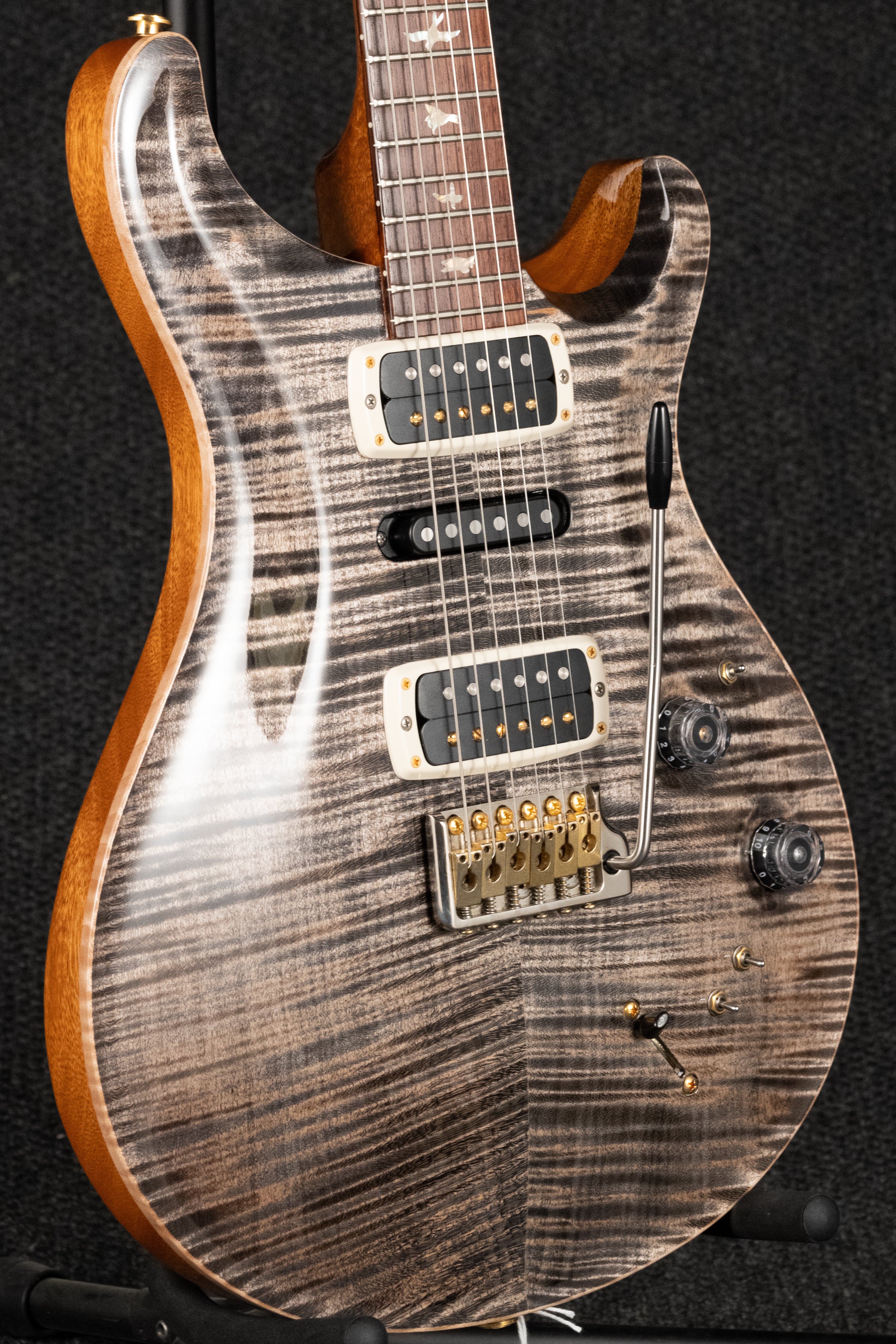 Eagle V "Experience 2020" Model - Charcoal