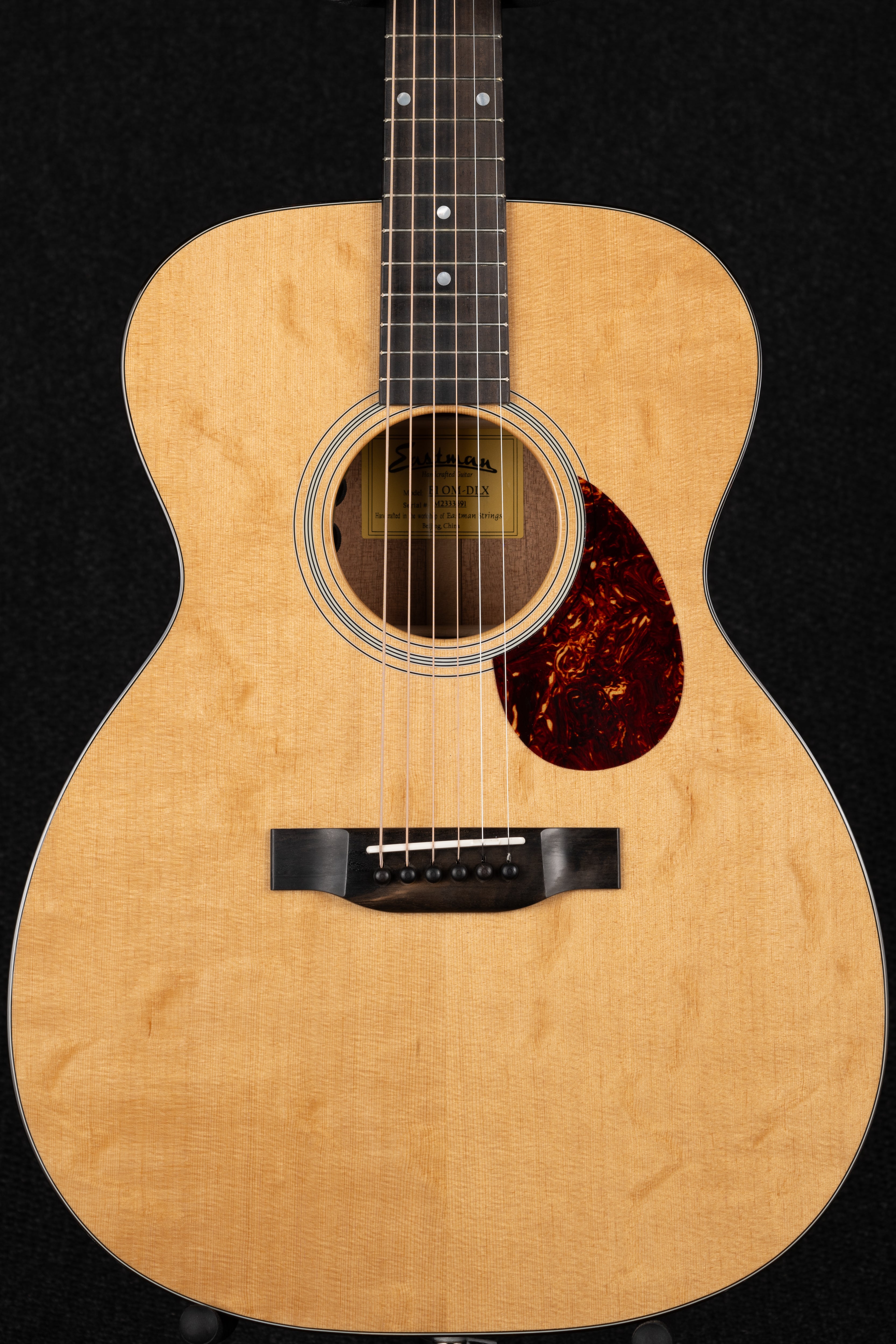 E1OM-DLX Acoustic - Natural