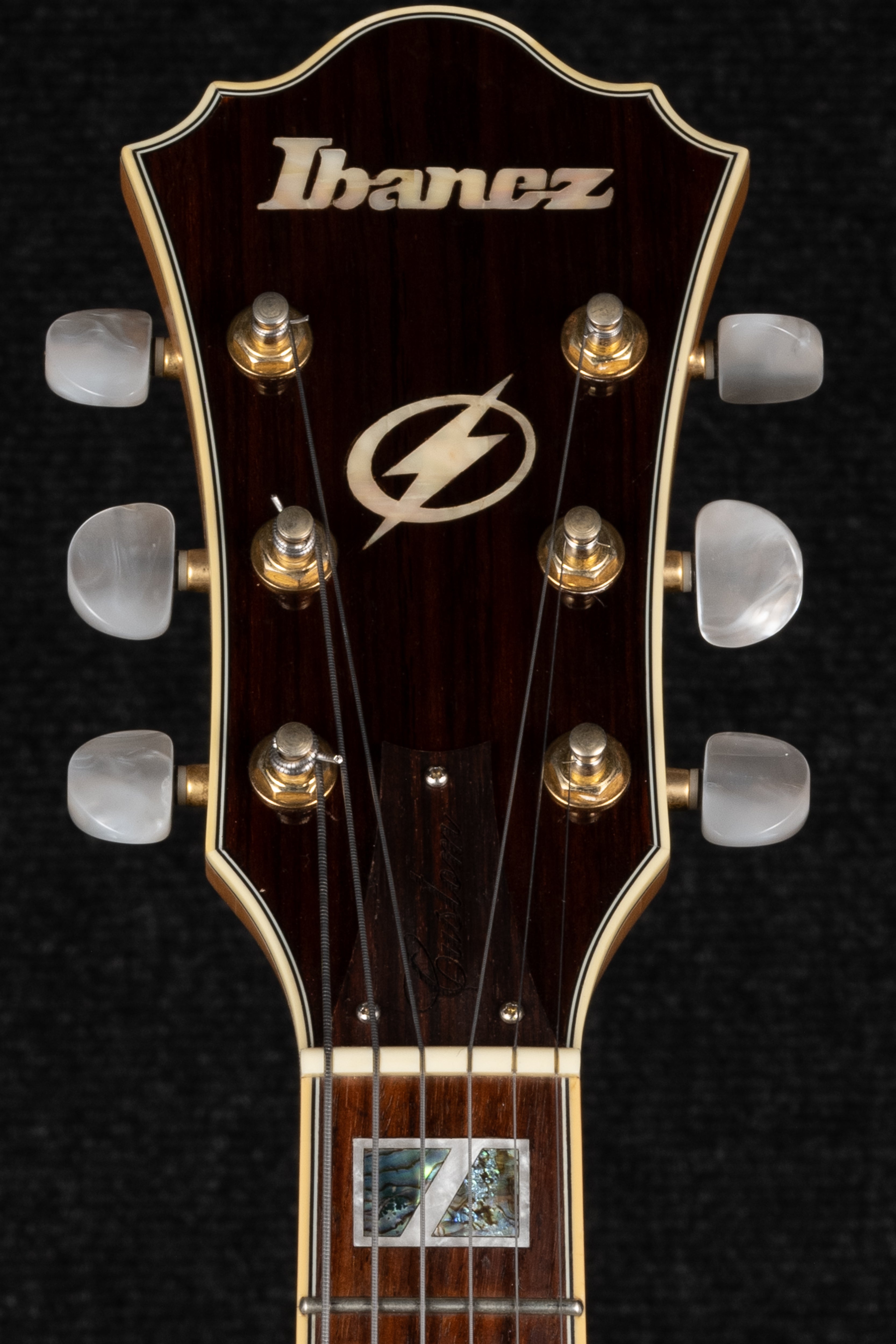AF105-NT-12-01 Archtop - Natural