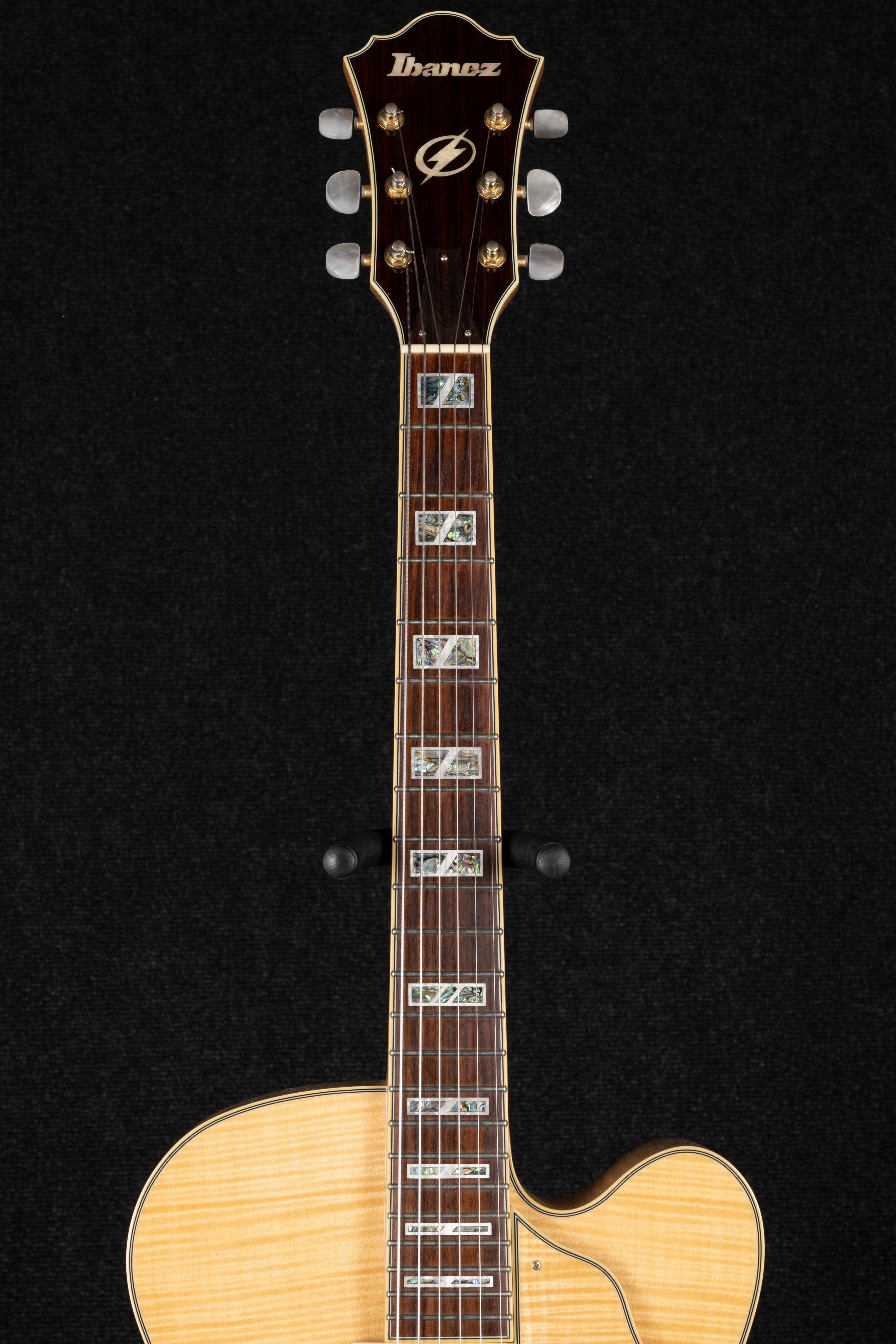 AF105-NT-12-01 Archtop - Natural
