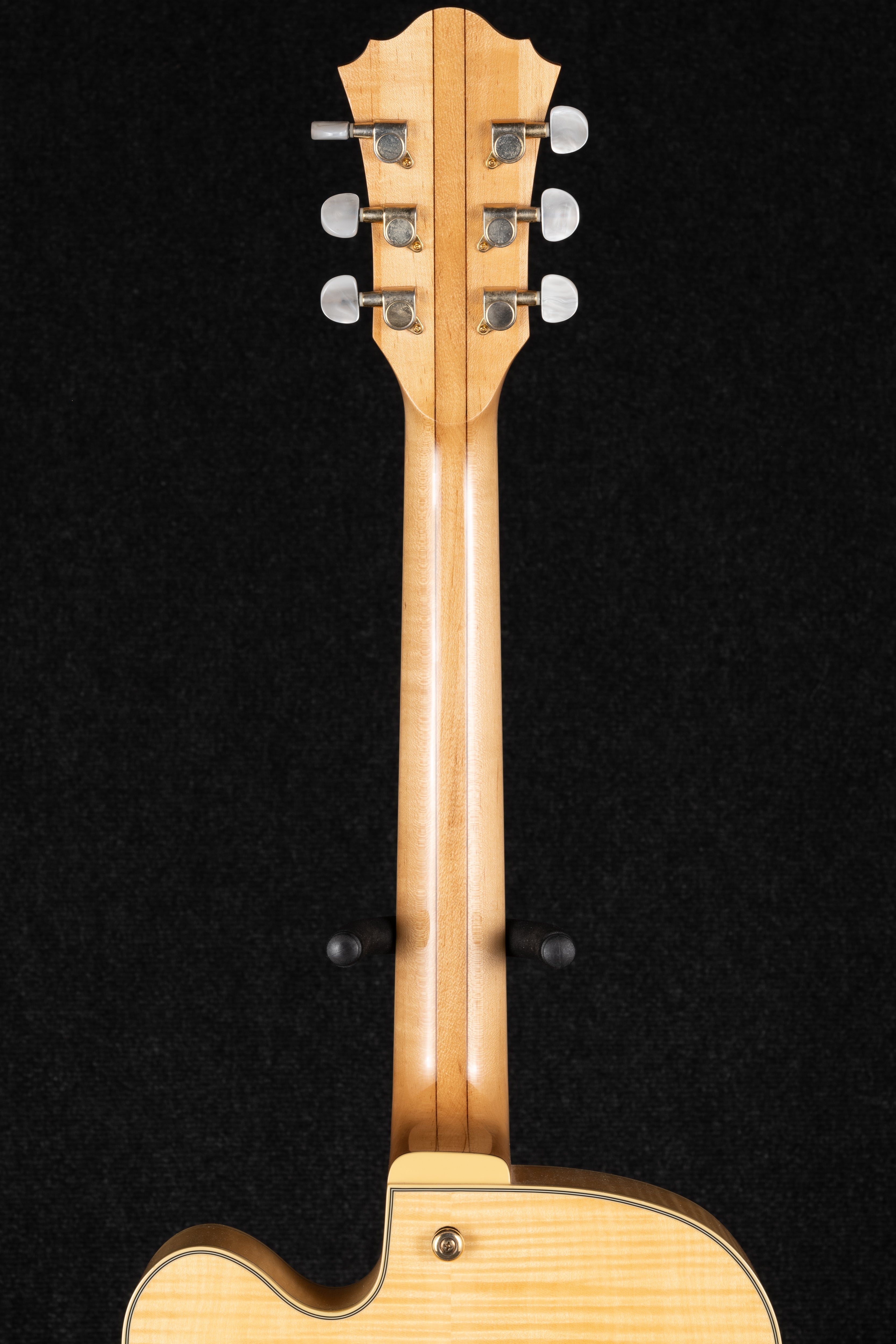 AF105-NT-12-01 Archtop - Natural