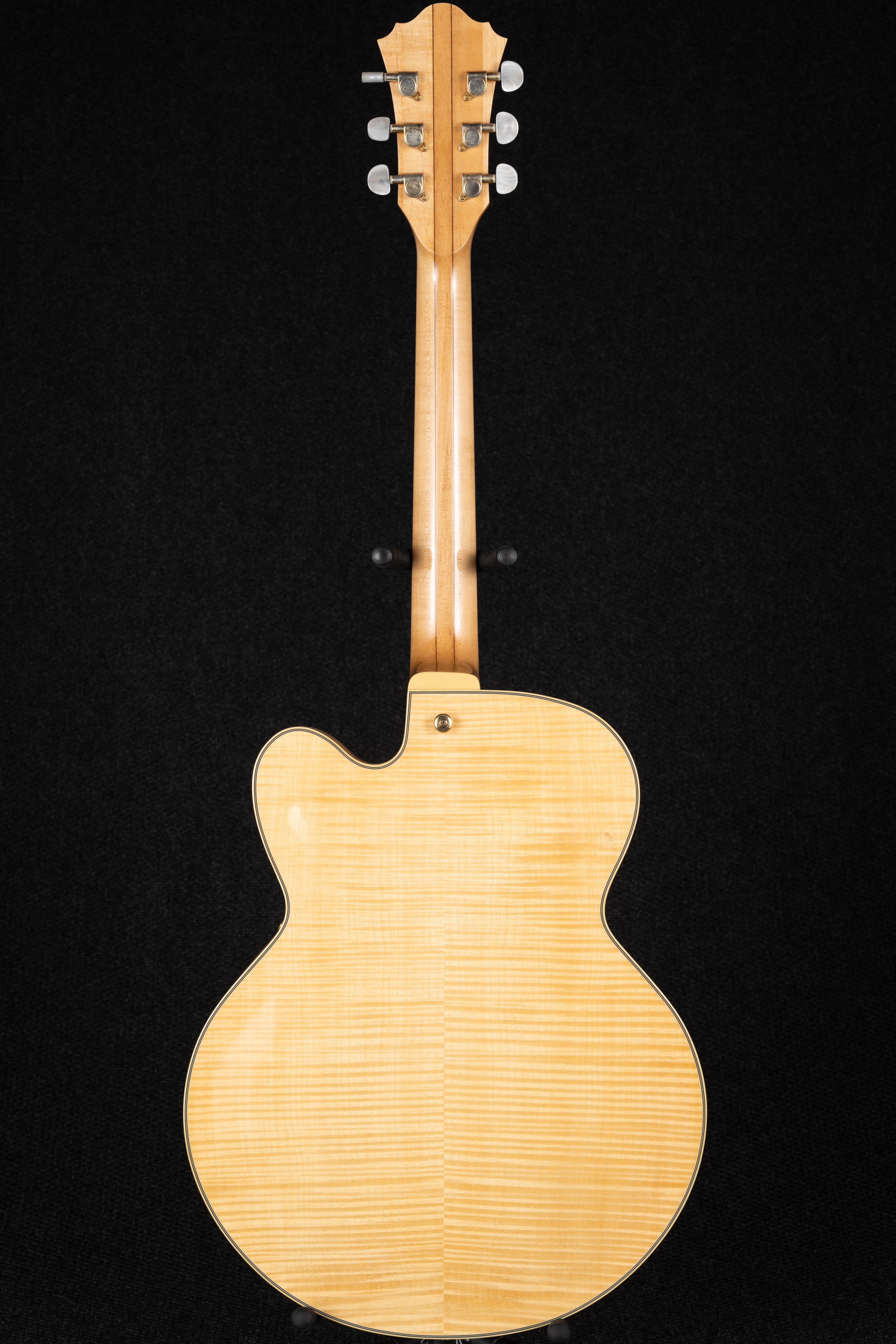 AF105-NT-12-01 Archtop - Natural