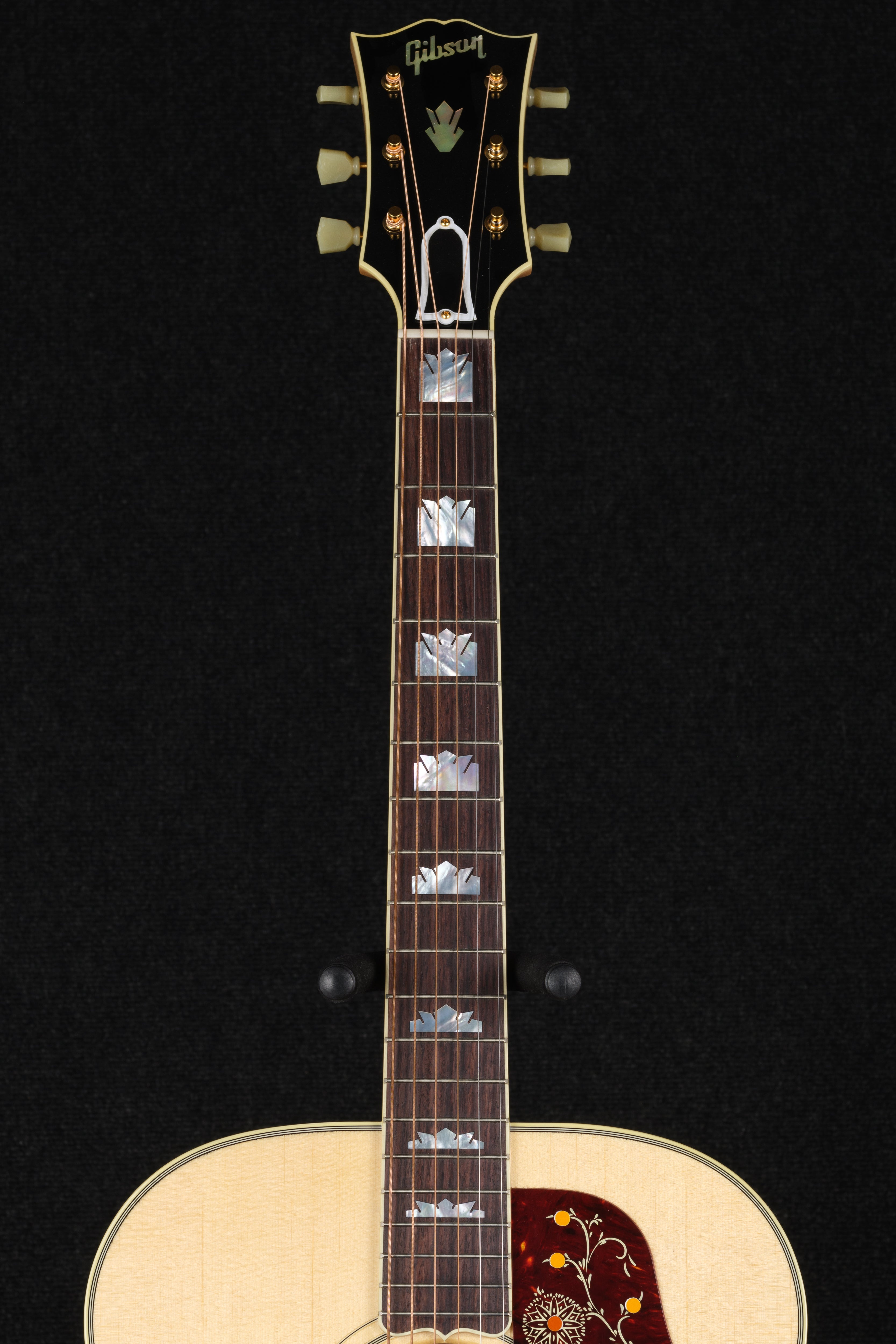 SJ-200 - Antique Natural