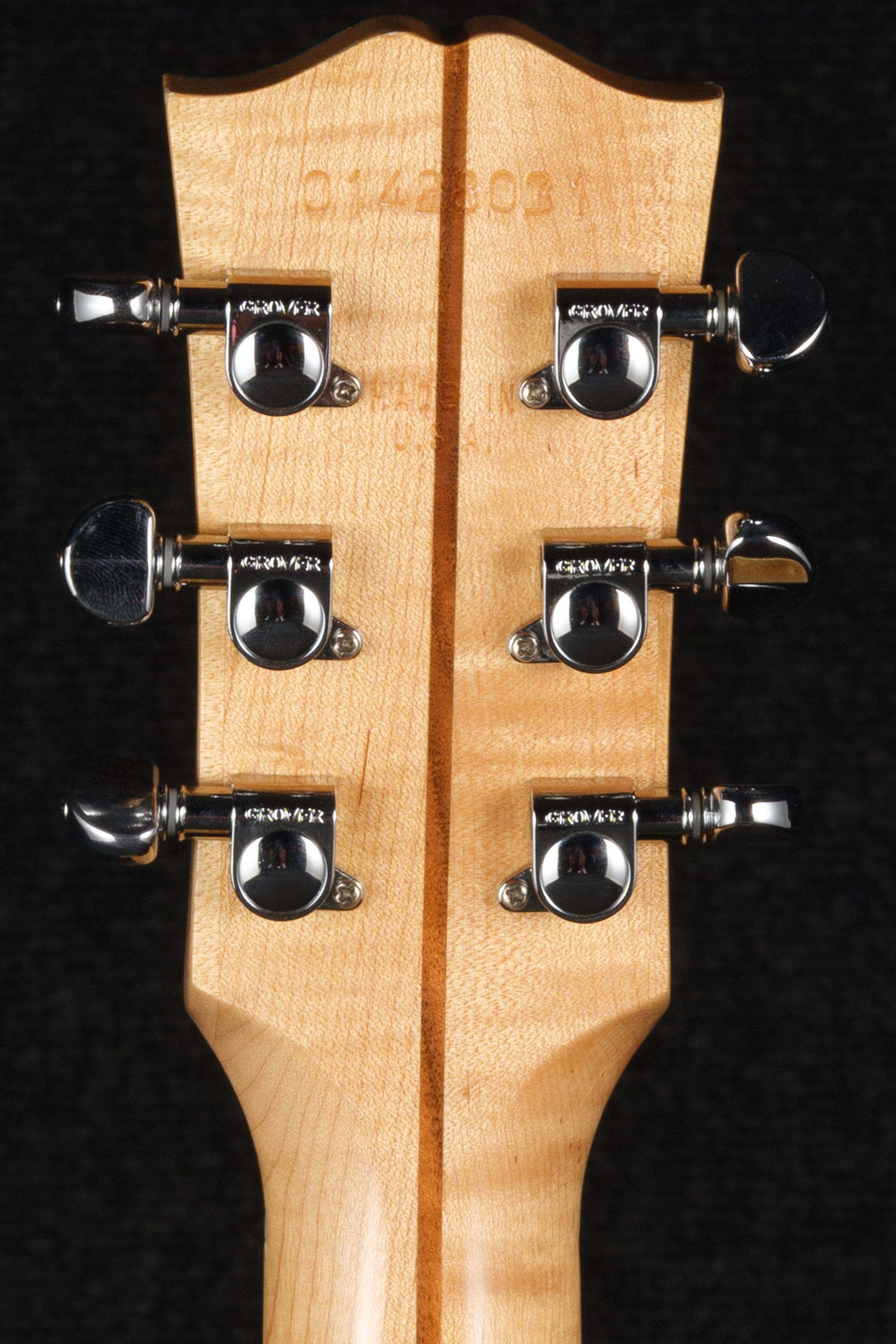 CJ-165 EC Acoustic/Electric - Natural