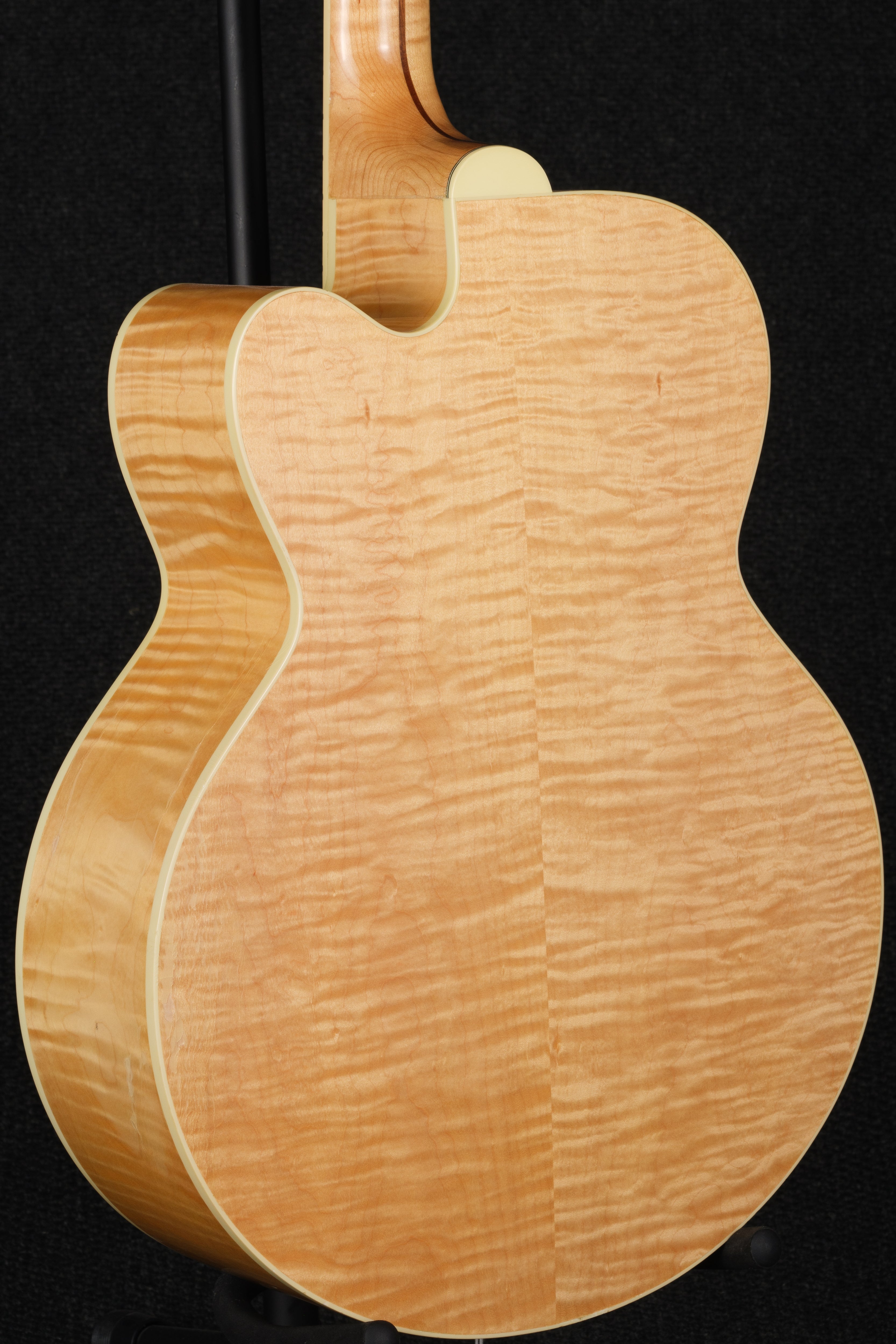CJ-165 EC Acoustic/Electric - Natural