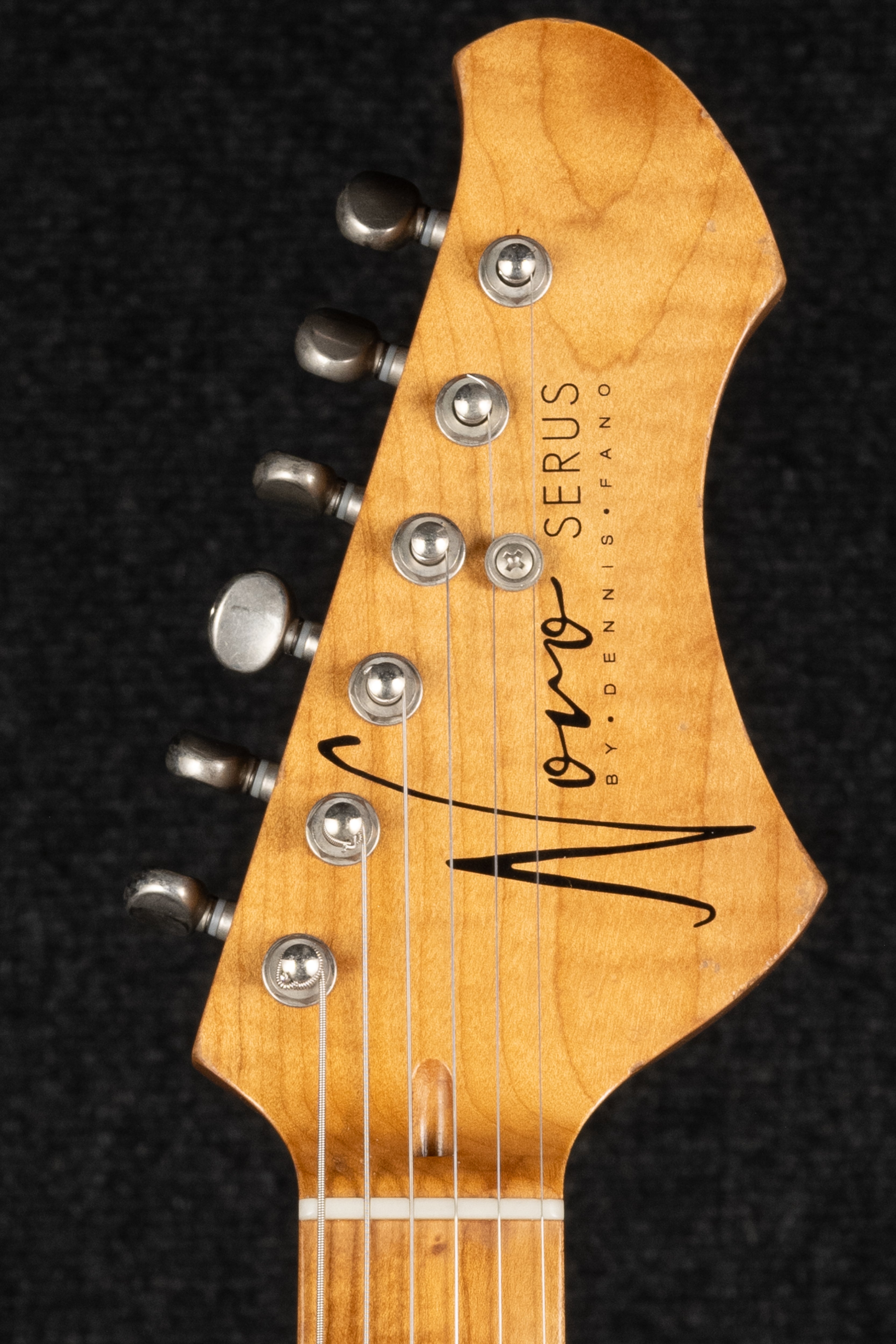 Serus J - Silvertone Burst