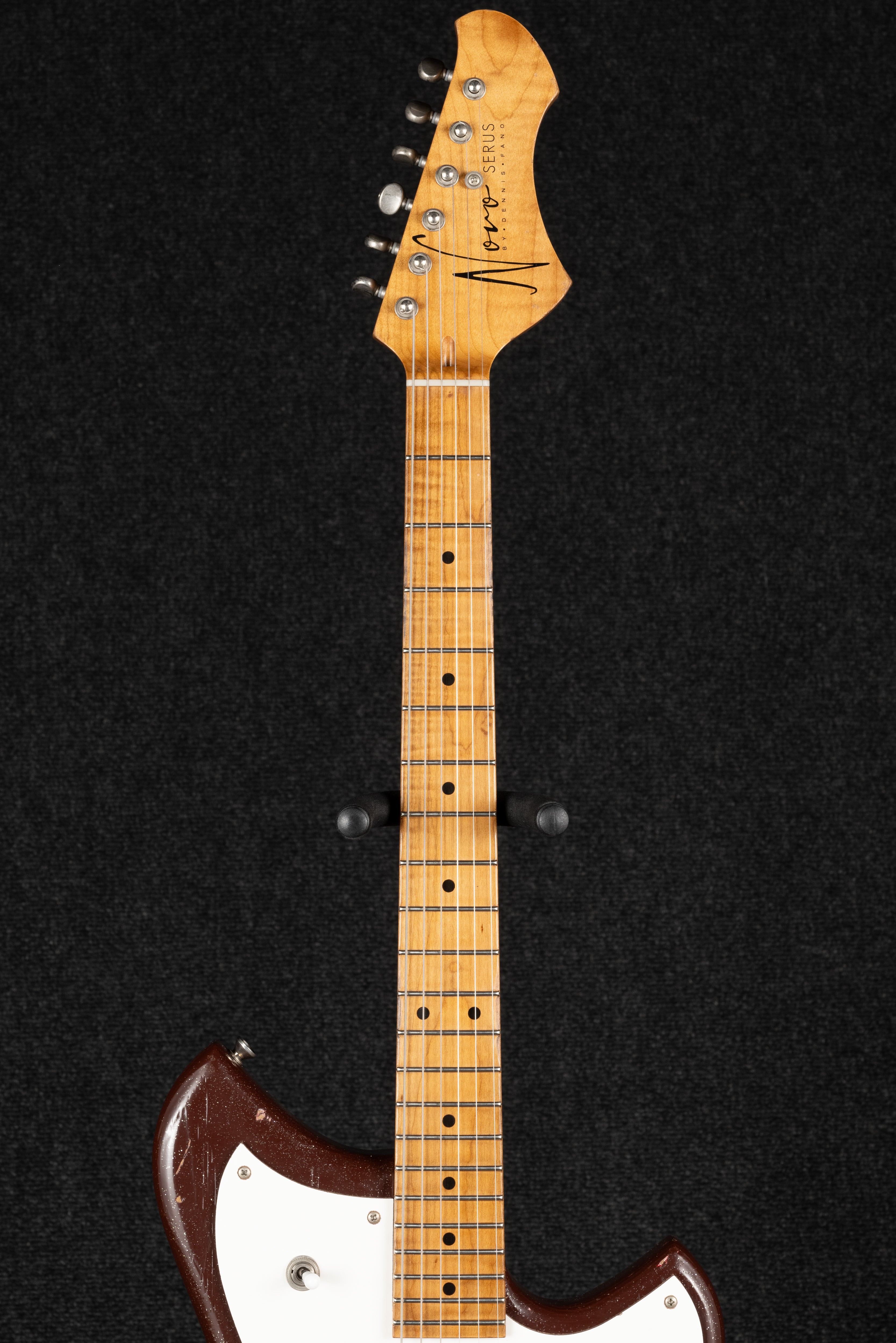 Serus J - Silvertone Burst