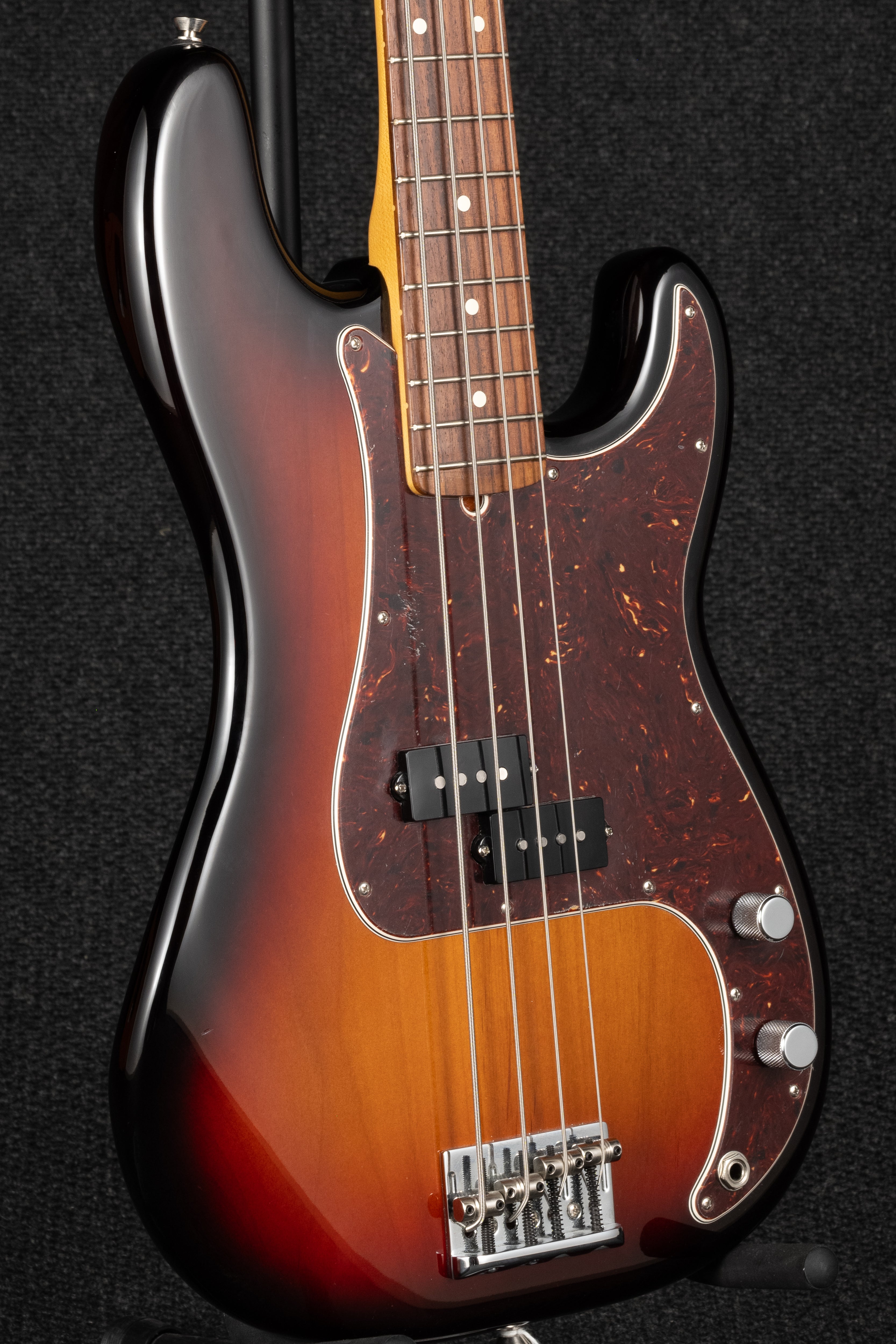 American Professional II Precision Bass - Sunburst