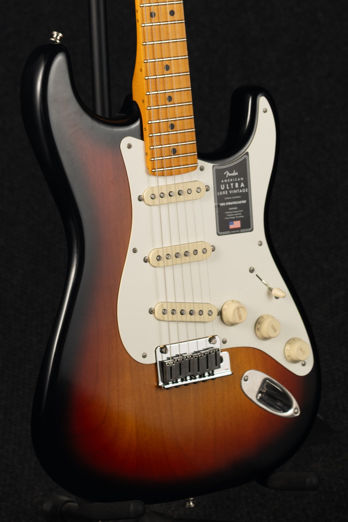 American Ultra Luxe Vintage '50s Stratocaster Three Tone Sunburst