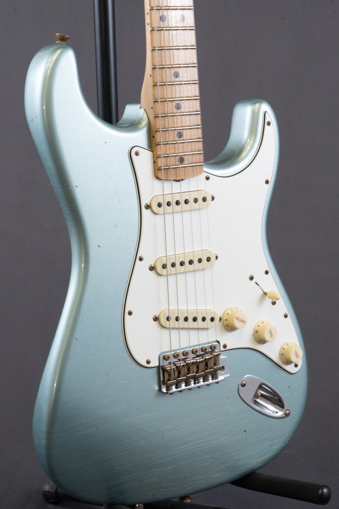 Limited '69 Stratocaster Journeyman Relic - Fire Mist Silver
