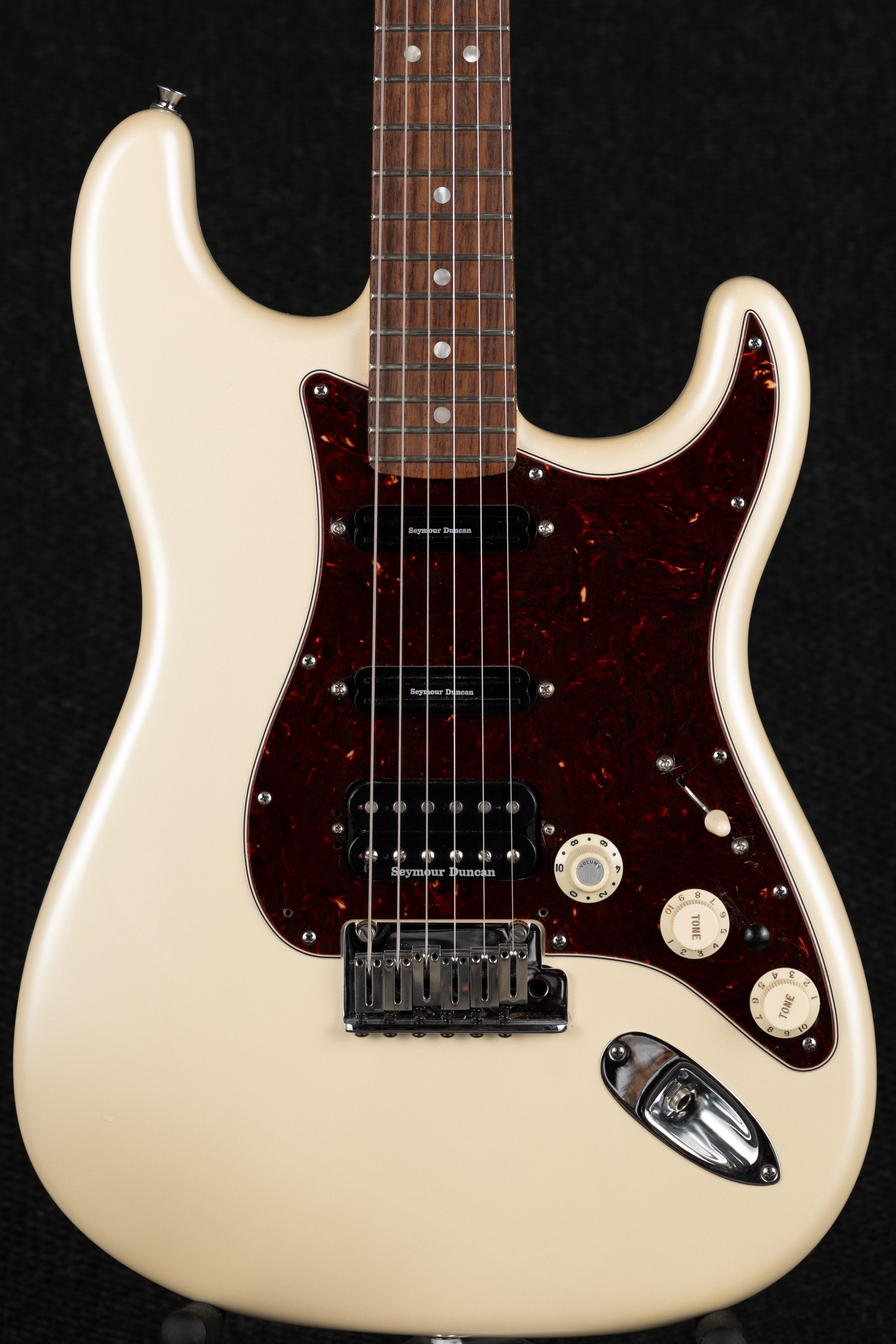 American Deluxe Stratocaster - Olympic Pearl