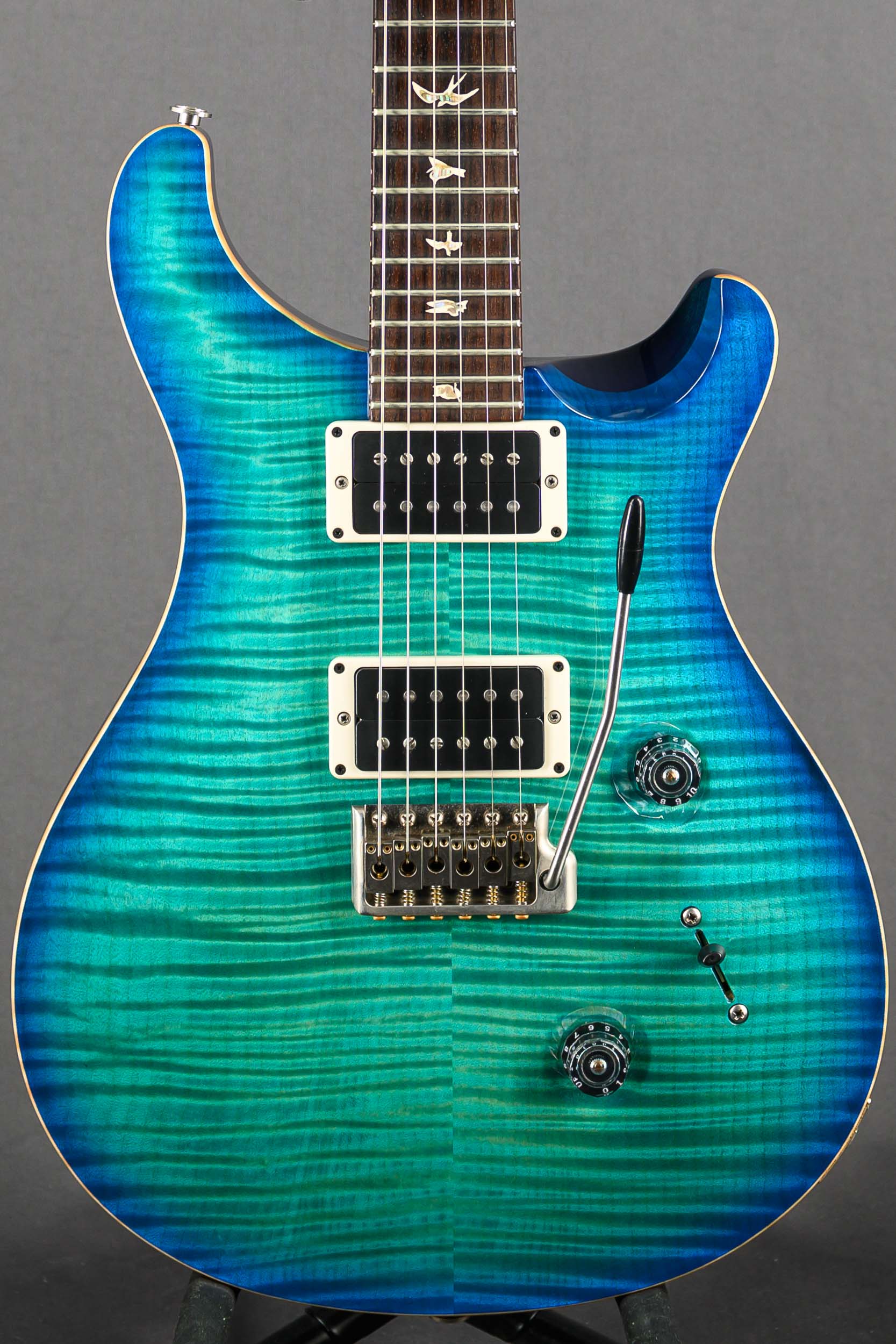Custom 24 10 Top - Makena Blue Burst