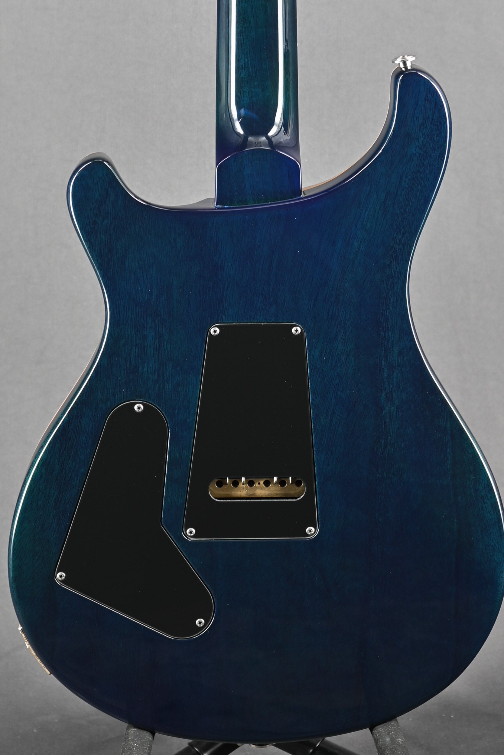 Custom 24 10 Top - Makena Blue Burst