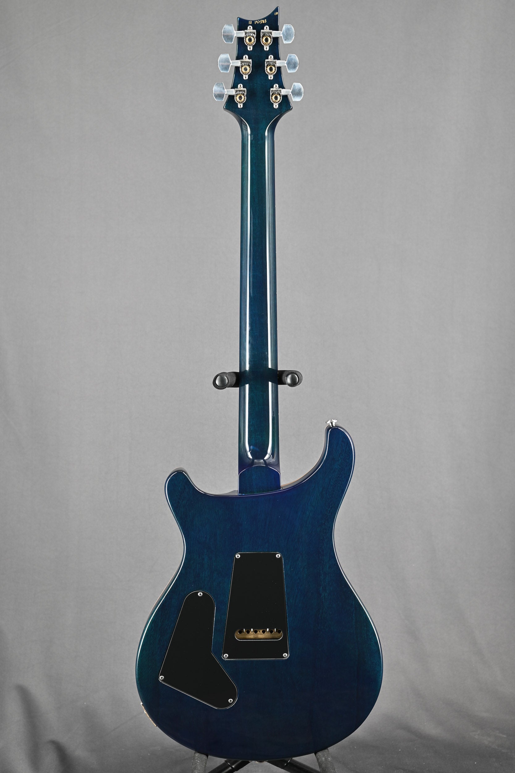 Custom 24 10 Top - Makena Blue Burst