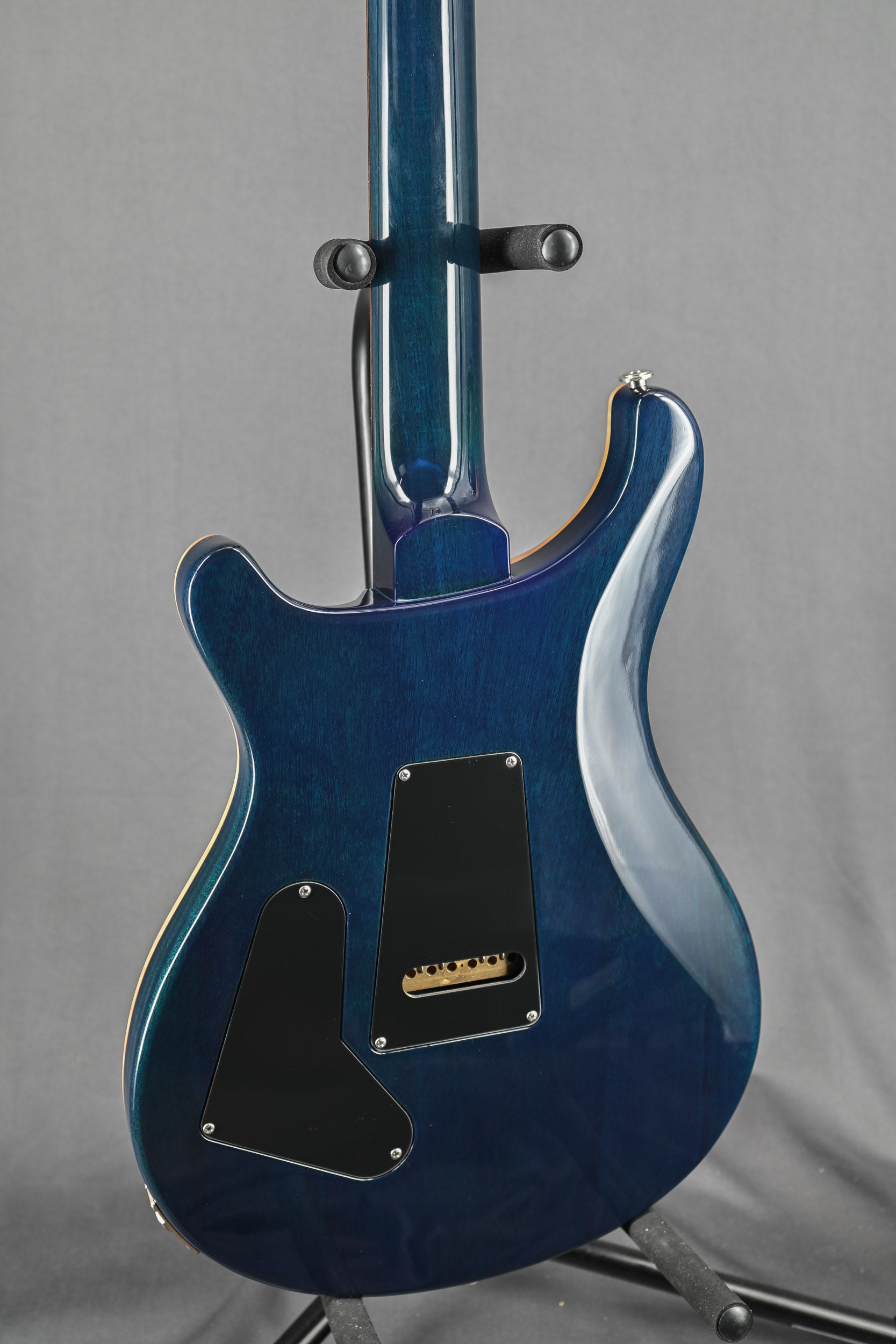 Custom 24 10 Top - Makena Blue Burst