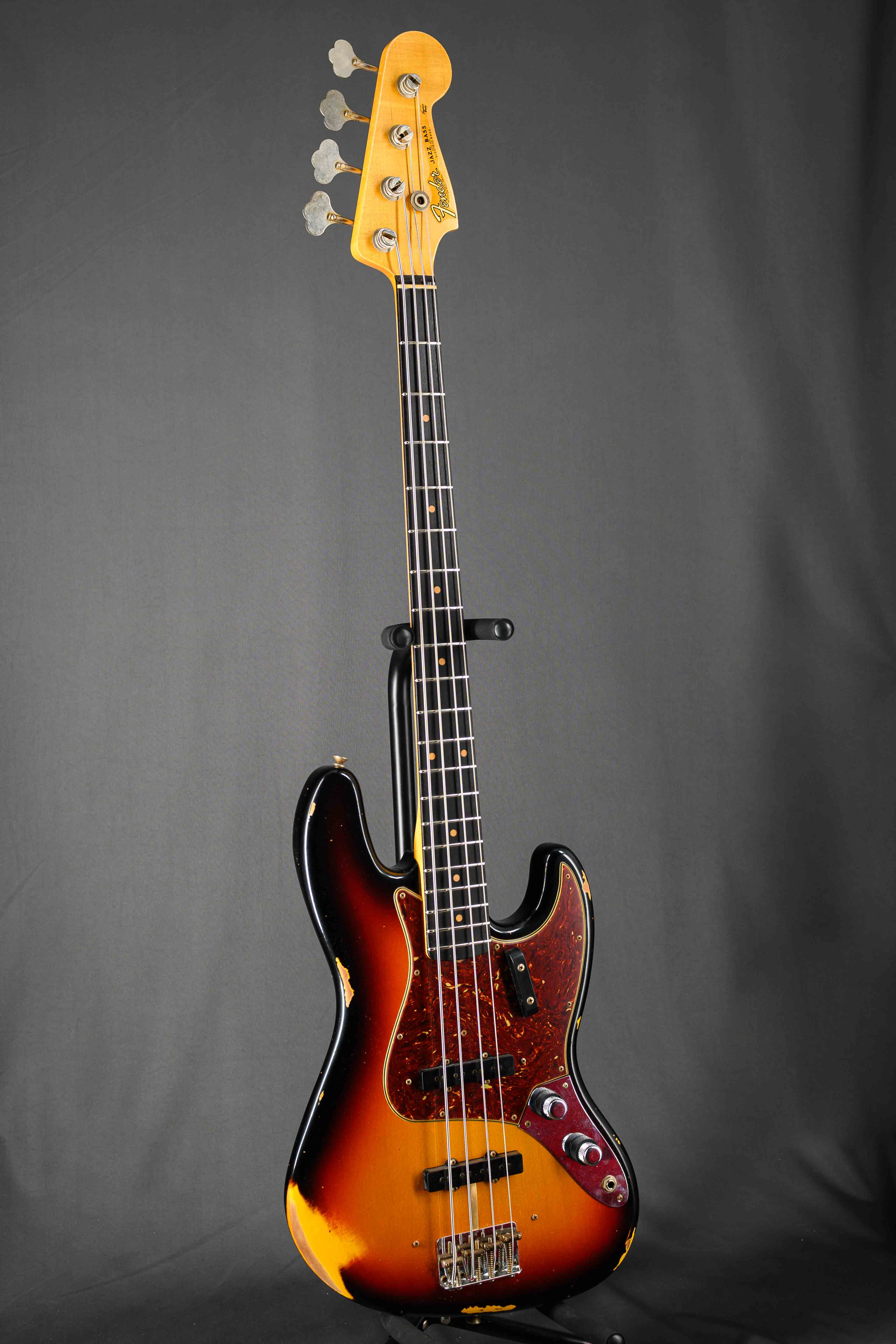 '62 Jazz Bass Relic - 3 Color Sunburst
