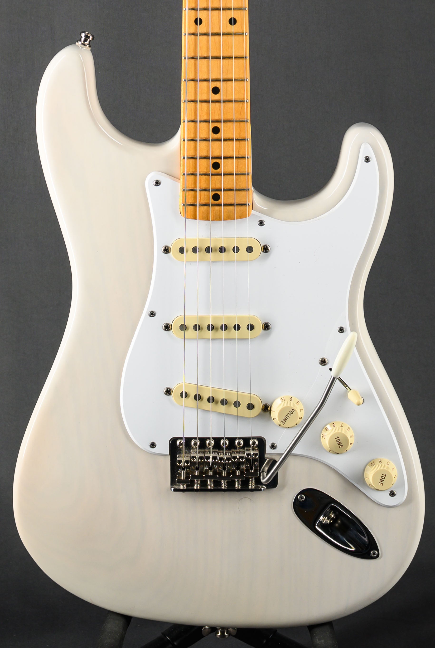 American Original '50s Stratocaster, Maple Fingerboard - White Blonde